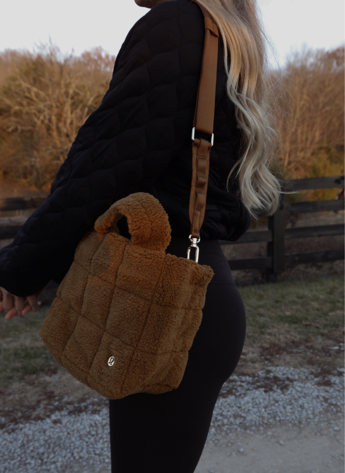 【lululemon】Quilted Grid Crossbody Bag 5L Review! Quilted Grid Crossbody Bag 5L