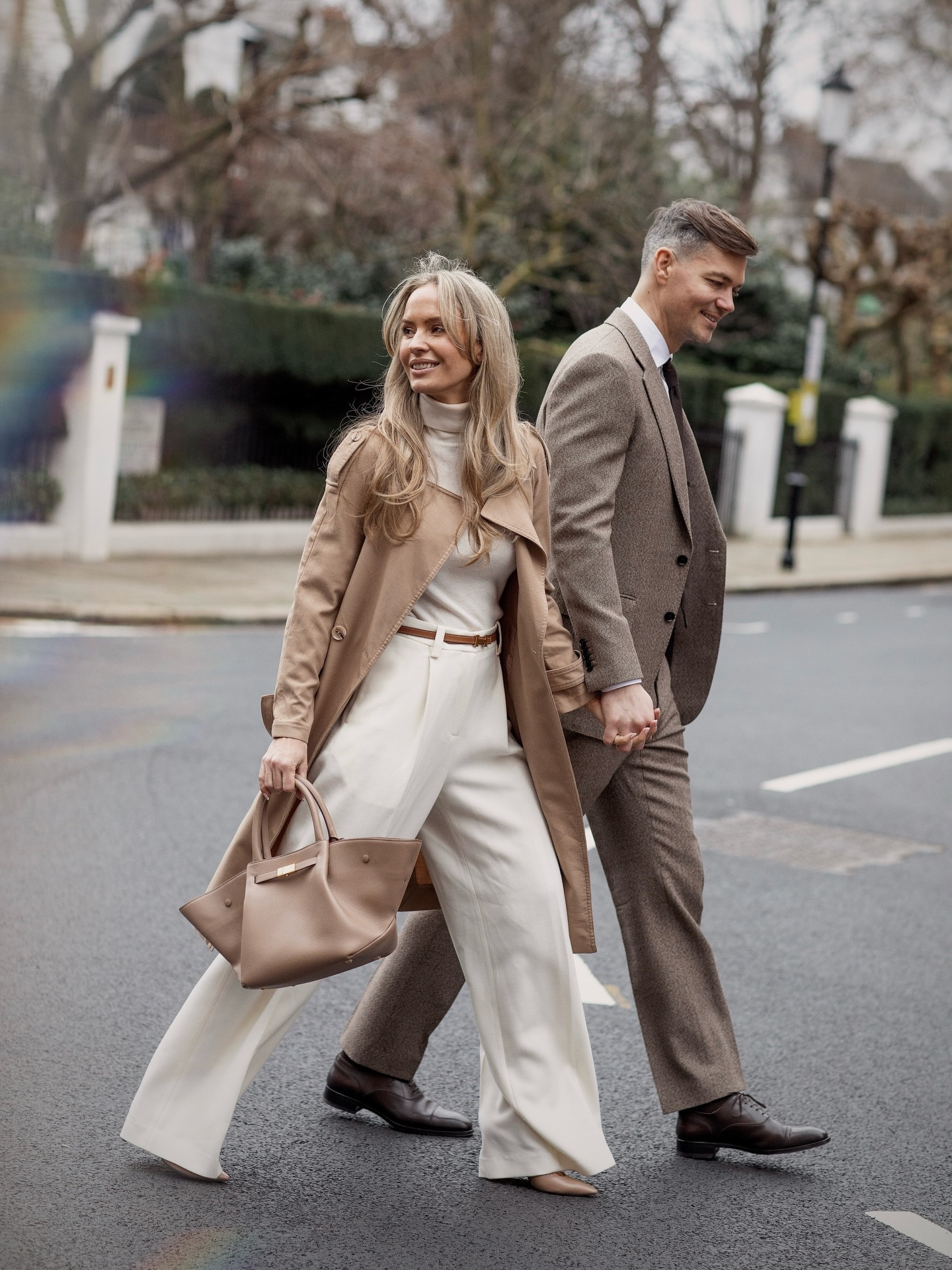 What are your standards?
For a long time I thought that getting somewhere in life relied on goals.

Set the right goal. Work hard enough. Eventually you get there.
But the older I get, the more I realise that outcomes have much more to do with standards.

The standards you hold for how you work.
How you spend your time.
How you take care of your body.
How you present yourself.
And what you are willing to tolerate around you.

There’s that saying that you become the five people you spend the most time with.

I used to think that was a bit over exaggerated. But once I understood that it was about standards and not personalities the penny dropped. 

The people around you shape what feels normal.
What level of effort you expect.
What kind of behaviour you accept.
What ambitions seem realistic.

Over time I’ve realised that if you want a different life, it often starts with raising your standards.

For yourself, sure. But also for the people around you. 

- You can find the items I’m wearing in my link in bio, or just comment “link” and I will DM the links to you 

If your wardrobe feels chaotic or full of things you don’t wear, start with the 7-Day Wardrobe Reset.
Comment “reset” and I’ll send it to you in a DM.Use code FIRST40 for 40% off.

#tessmontgomery #wardrobeexpert #oldmoneystyle #capsulewardrobe #quietluxury