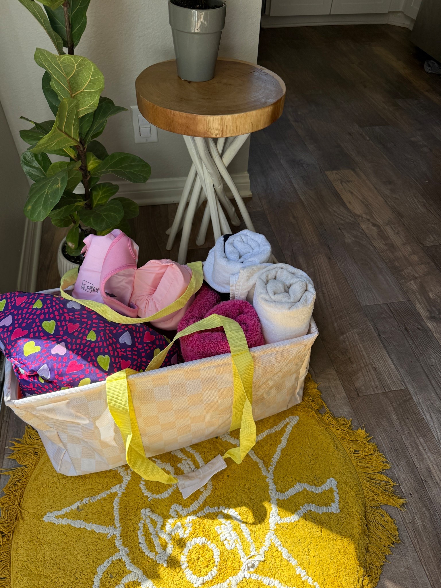 Beach tote! Perfect for pool days #kids #pooldays #beachbag #beachtote #beachtowels 

#LTKSeasonal #LTKSwim #LTKSummerEdit