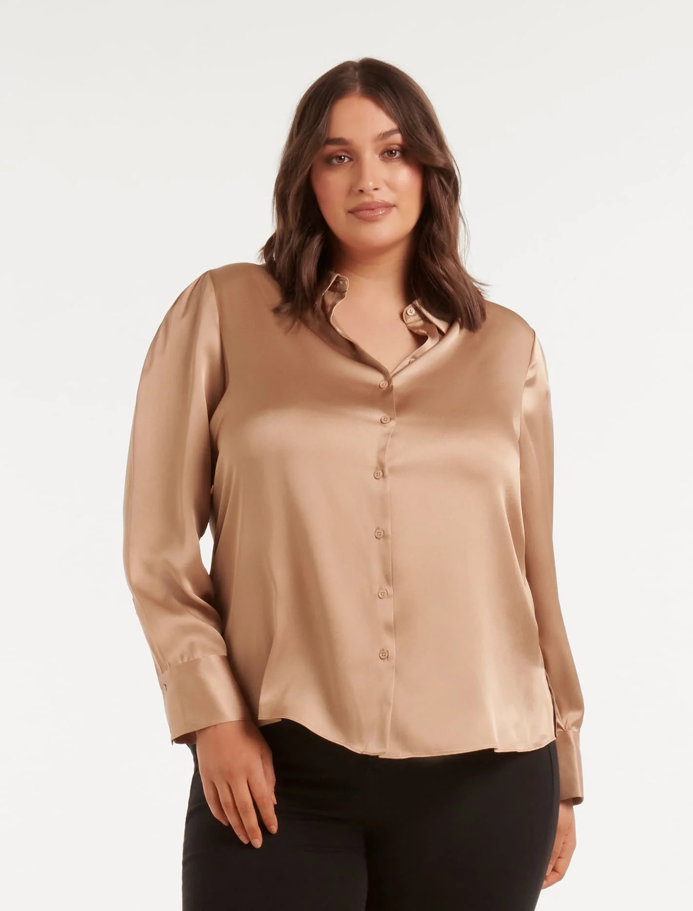 Lila Curve Longline Satin Shirt - Nude - 16 | Ever New (CA)