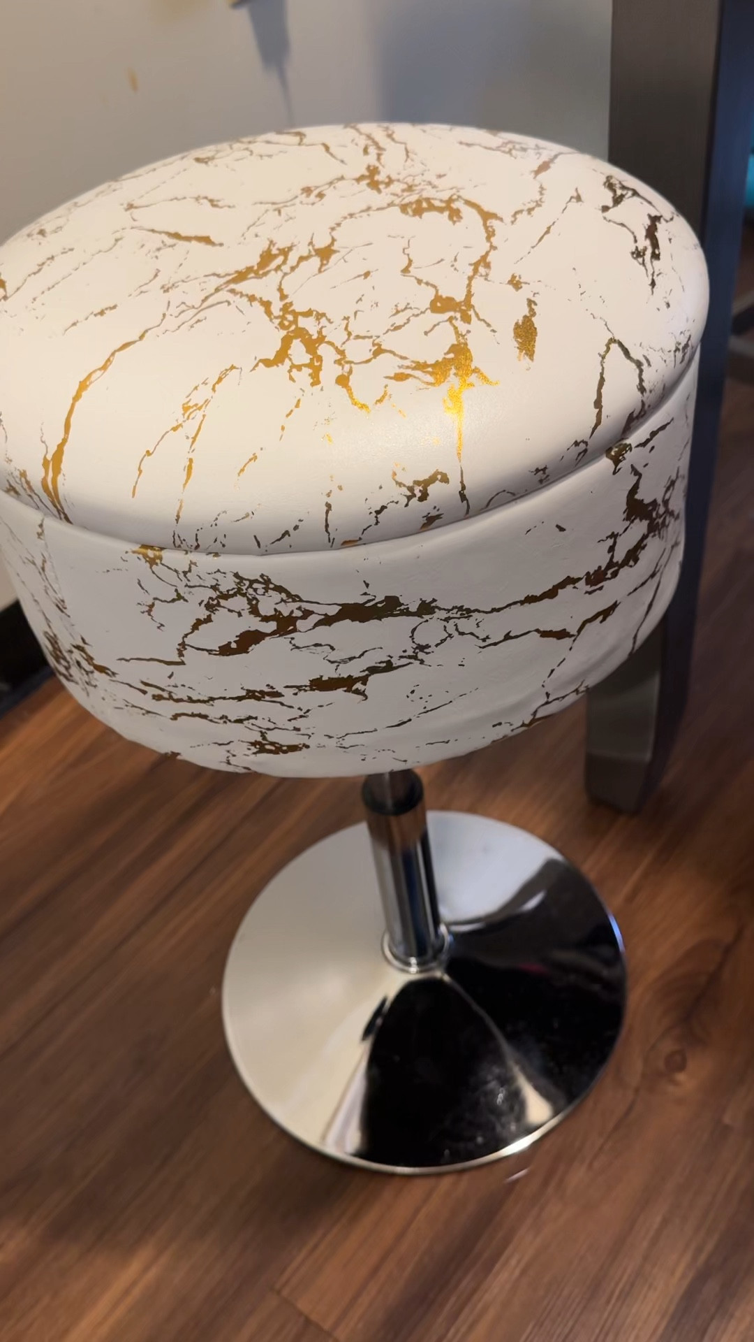 Loving my vanity chair! 

#LTKHome #LTKVideo