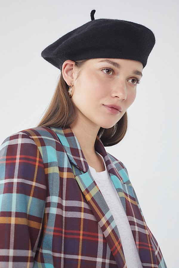 Felt Beret - Black at Urban Outfitters | Urban Outfitters (US and RoW)
