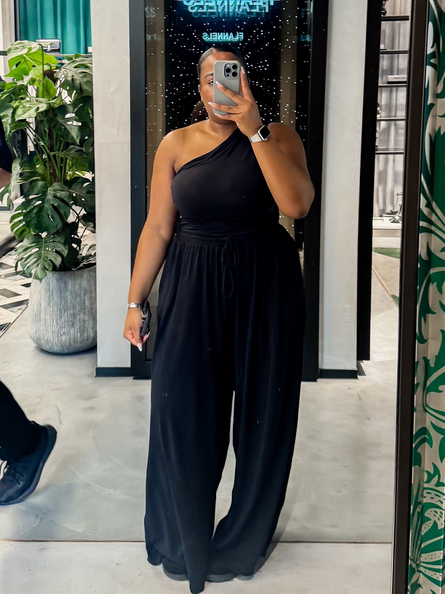 There’s nothing better than have a slightly unique top, paired with a causal pair of trousers. The all black look makes it look like a jumpsuit, adding a little something something for a work outfit!

Office outfits / work outfits / all black outfits

#LTKworkwear #LTKspring #LTKuk