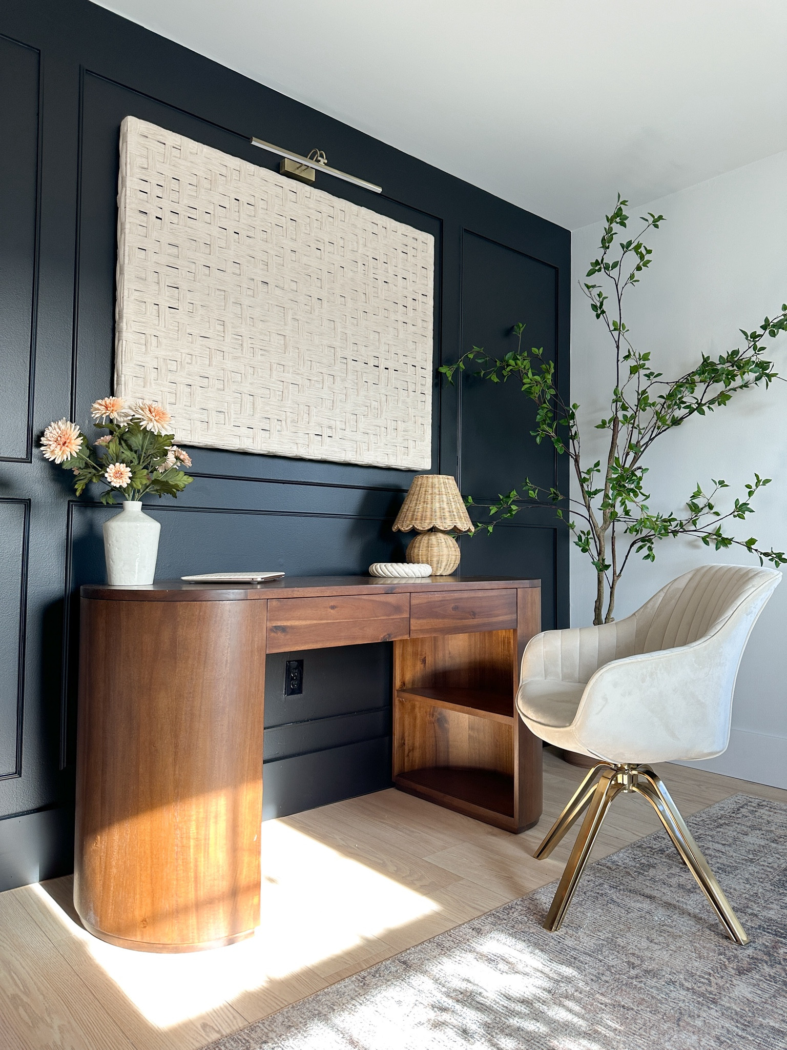 My cozy & modern office space — in love with this oval solid wood chestnut desk from Wayfair!

#Wayfairhome


#LTKStyleTip #LTKHome