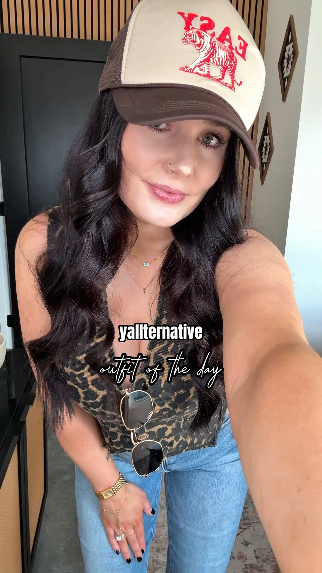 Yallternative OOTD 🖤🐆

Leopard Vest - medium)
Jeans - 5/27 (they have so much stretch!)
Belt - 28-32

#LTKootd