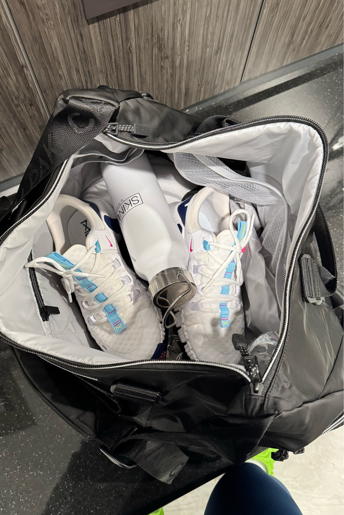 Love my new Calpak gym bag! It’s the perfect size for my gym essentials and has inside pockets to store my necessities while i workout. I also like that it’s eco friendly and was made from 8 plastic bottles !

#LTKActive #LTKFitness #LTKStyleTip