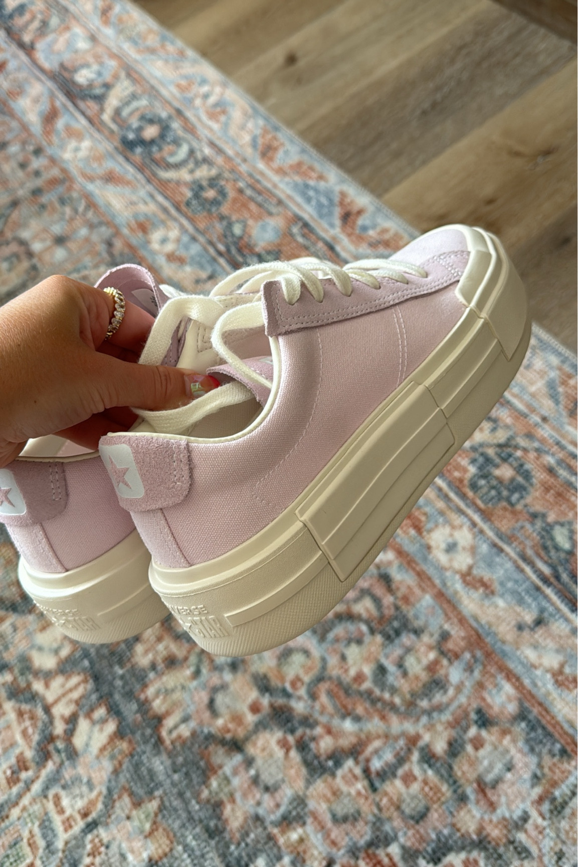 went with a size 8 - these fit bigger! 💜