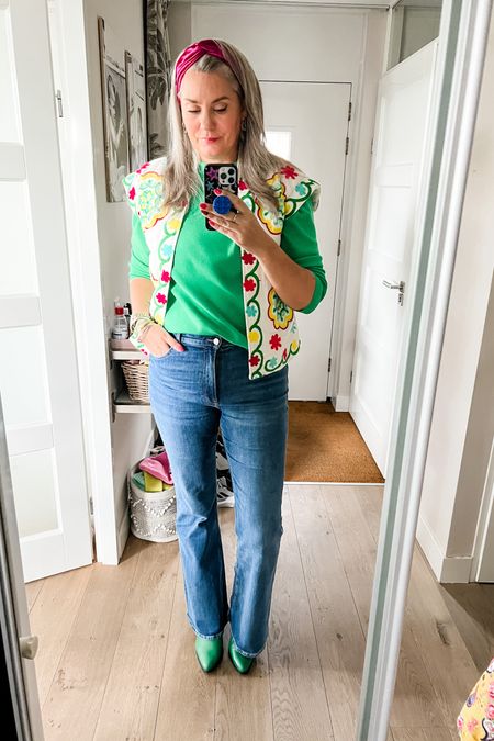 Ootd - Thursday. A bright green Mango sweater paired with flared stretch jeans from Bershka and a white embroidered gilet from a local boutique (de ‘M’ by Maartje). Green western boots (Sacha). 

#LTKstyletip #LTKmidsize #LTKeurope