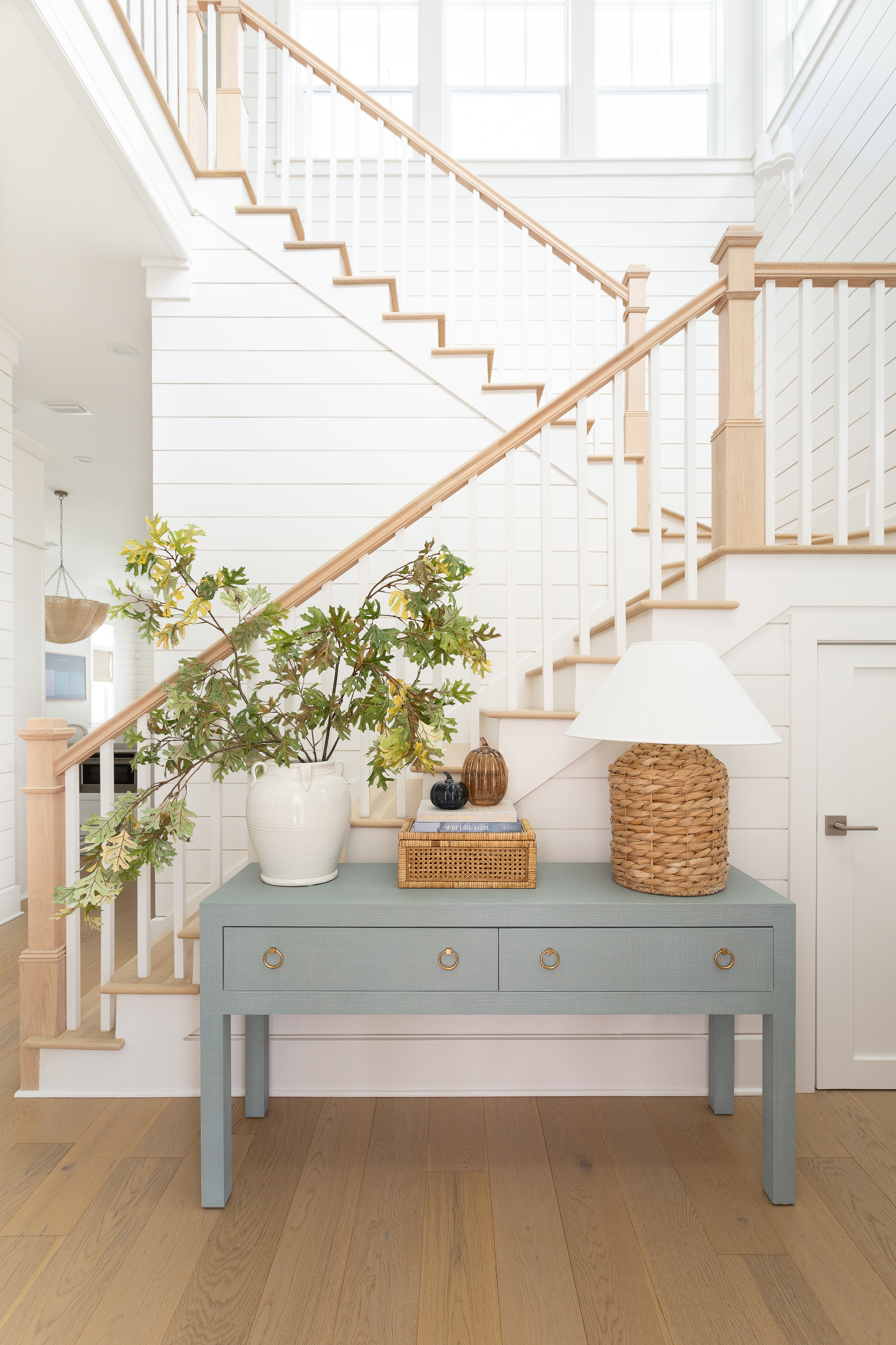 Modern fall entryway  🙌🏻🙌🏻

#LTKdayinmylife #LTKSeasonal #LTKHome