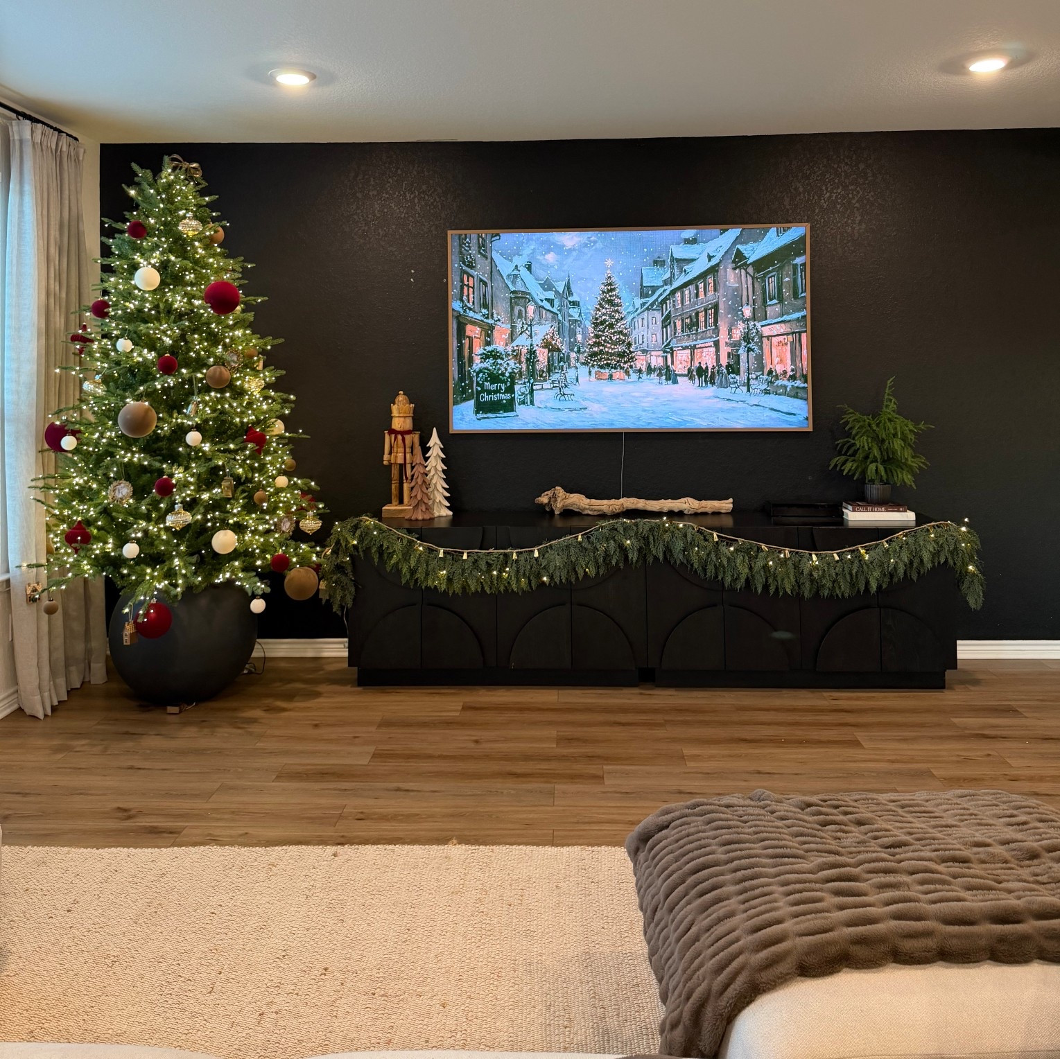 It’s starting to feel like Christmas 🎄🎅🏽😻  #christmasdecor #homedecor #christmashomedecor #cozylivingroom 

#LTKSeasonal #LTKHoliday #LTKHome