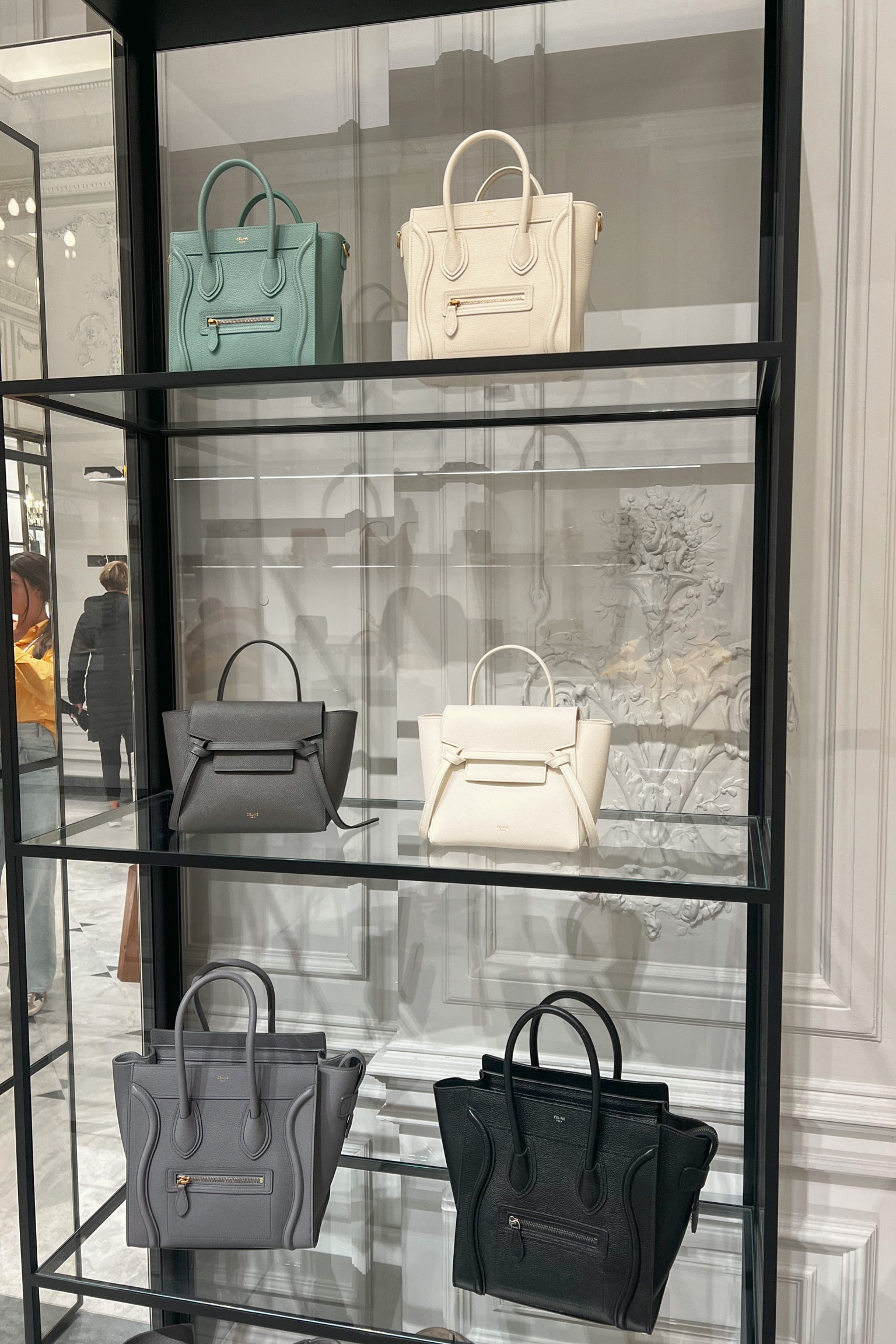 Bergdorf Goodman gift card sale!!! Such good deals !! If you buy a handbag you basicallyyy get a pair of shoes for free 😉 

#LTKHoliday #LTKsalealert #LTKitbag