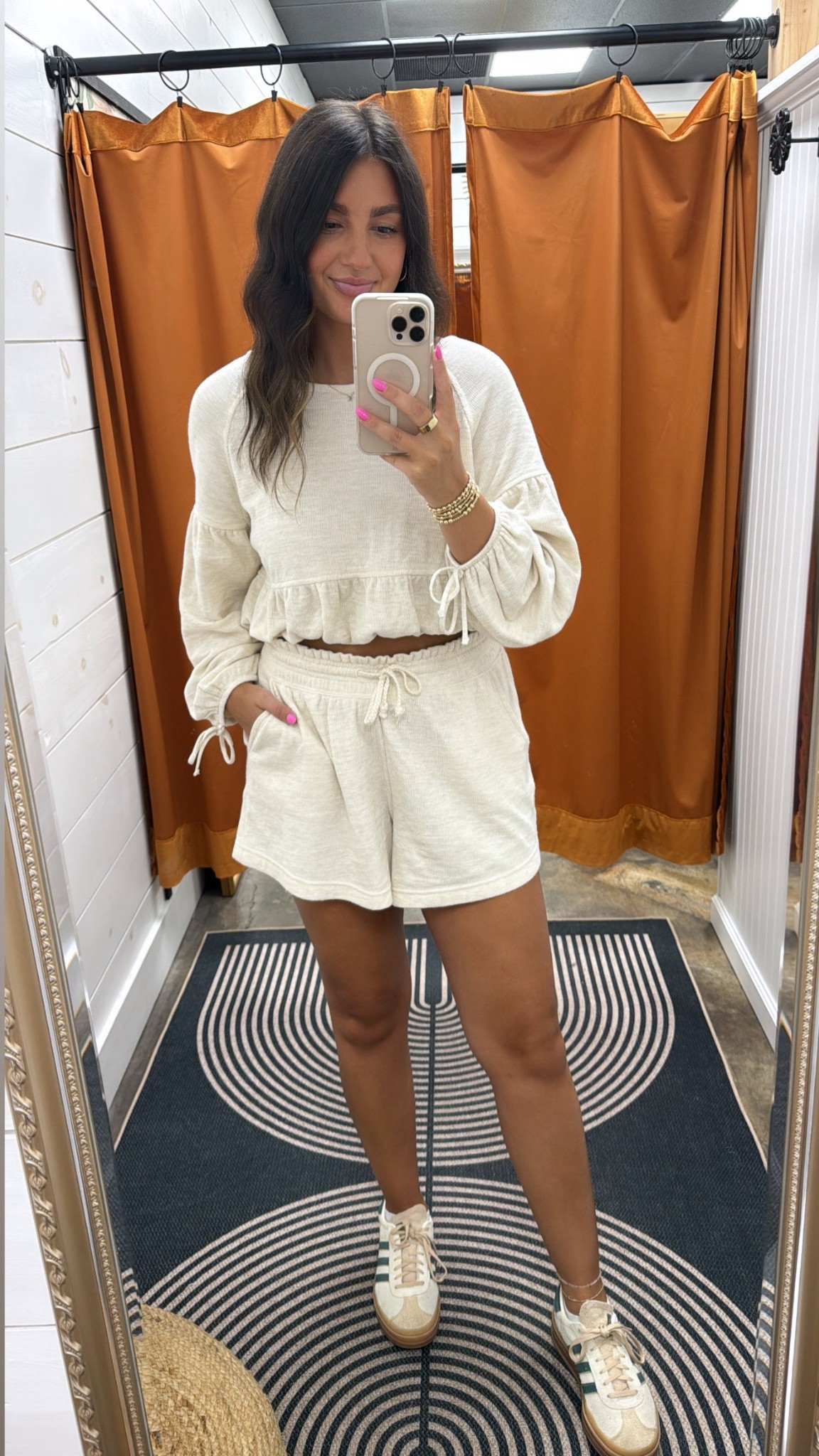 Comfy set that comes in several colors!! 