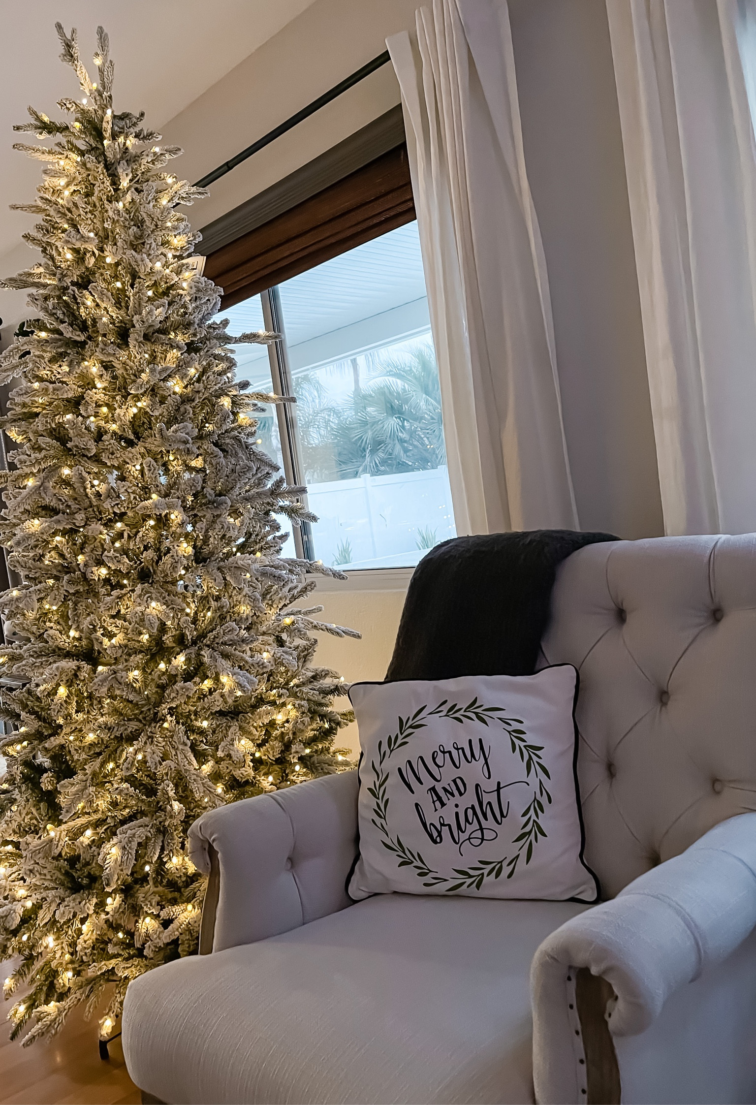 Christmas decor ❄️ - white ornaments, mercury glass ornaments, mirrored ornaments, Christmas tree star, wood beaded garland, rolled arm chair, white linen drapes, large outdoor ornaments, big grass ornaments, Christmas table decor.

www.livingbarelyblonde.com

#stylewithjen #kristah #toreystr #jenniferxerin #cellaja #lindseyraep #barelyblonde

#LTKSeasonal #LTKhome #LTKHoliday