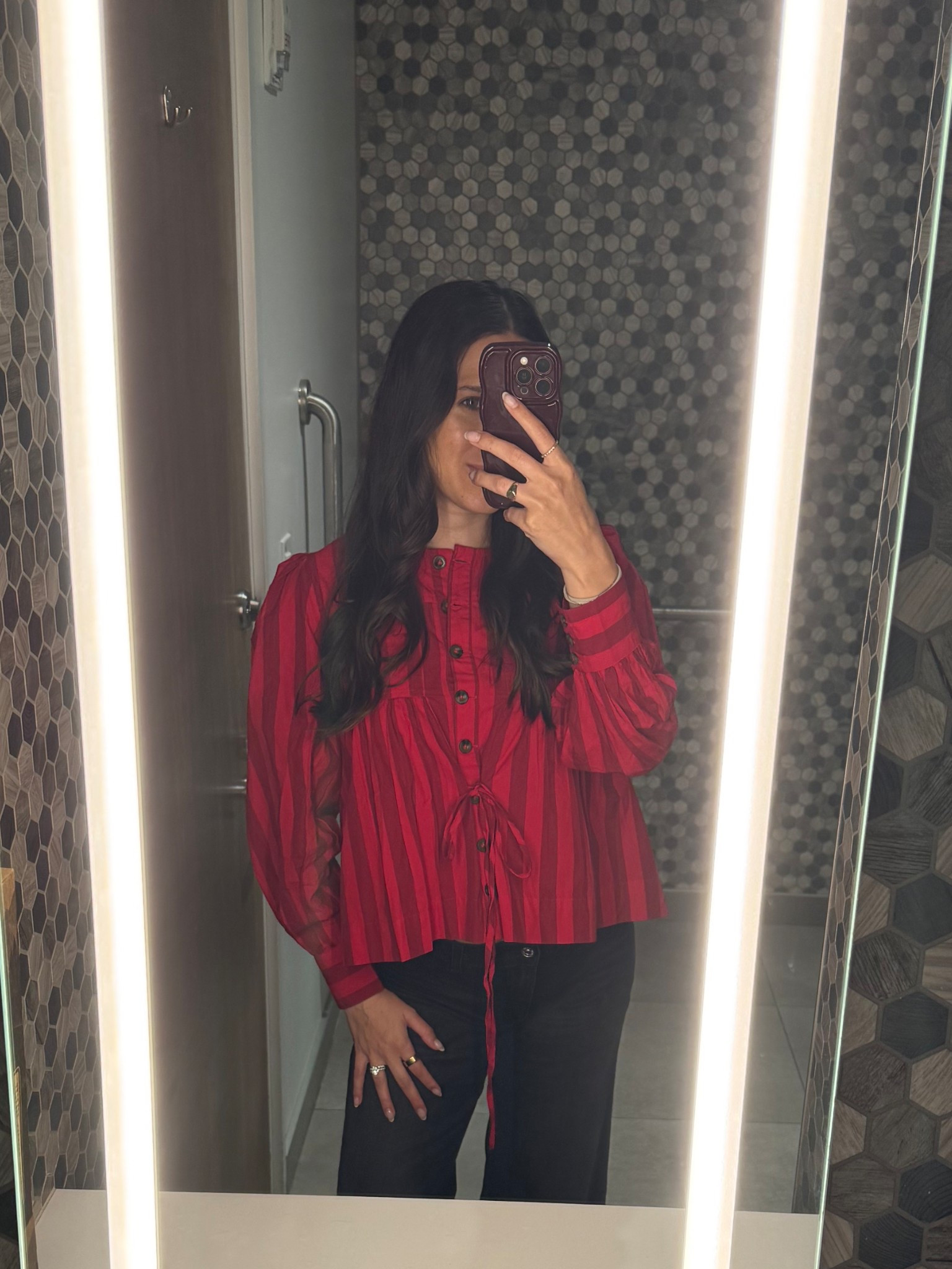 28 weeks pregnant work fall ootd ❤️ OBSESSED with these maternity jeans - tts wearing size 27

Top wearing size 8