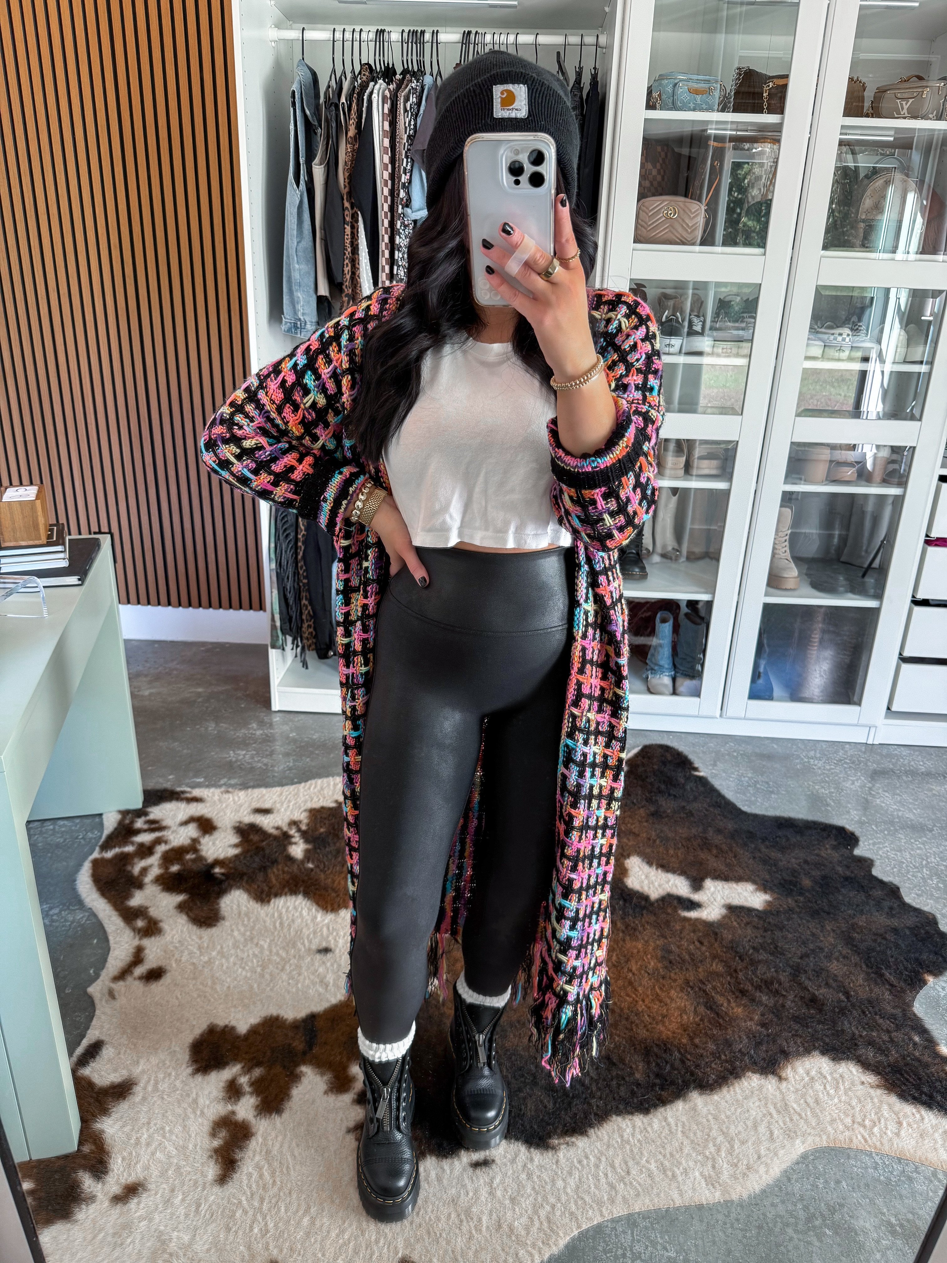 Duster Cardigan - small
Tee - small
Leggings - medium

Comfy but cozy in this easy winter look! 👏🏼 Threw on my spanx faux leather leggings & paired them with this basic cropped white tee & this colorful duster cardigan. Finished this cozy look off with some white slouch socks, my platform docs & my carhartt beanie! 🖤

 

 #LTKootd #LTKFindsUnder50 #LTKFindsUnder100