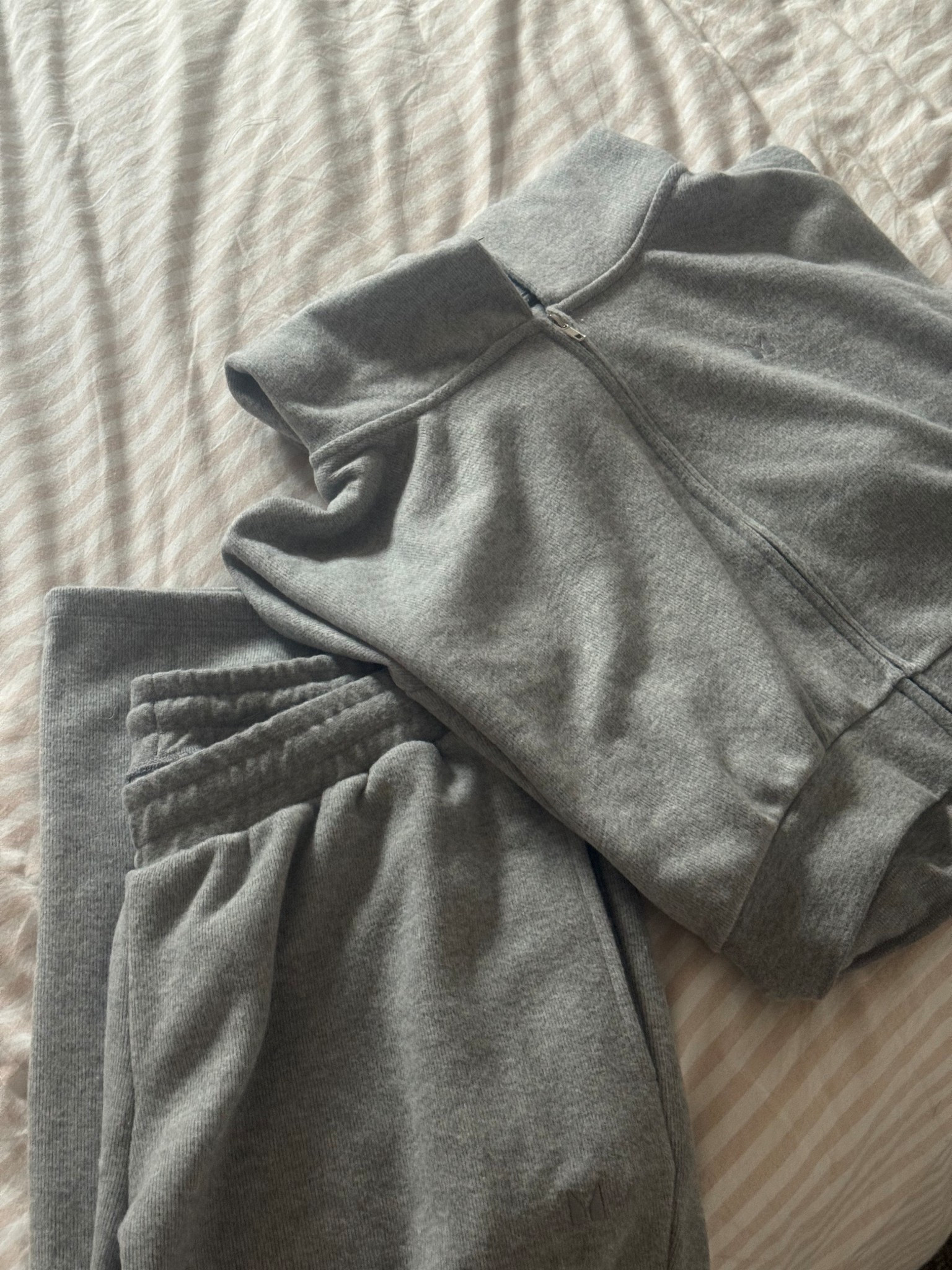 Use HONEY10 for an extra 10% off!

I’m a UK14 and I wear an XL ✨💖



#MyProteinXLTK My protein, grey tracksuit, grey joggers, loungewear 

#LTKCyberWeek #LTKmidsize #LTKautumn