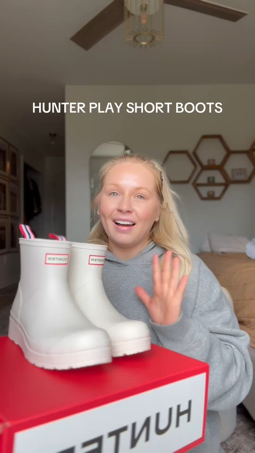 Hunter play short boots in the color cast , women’s hunter boots , Hunter rain boots, short Hunter boots , short rain boots , white boots 

#LTKShoeCrush