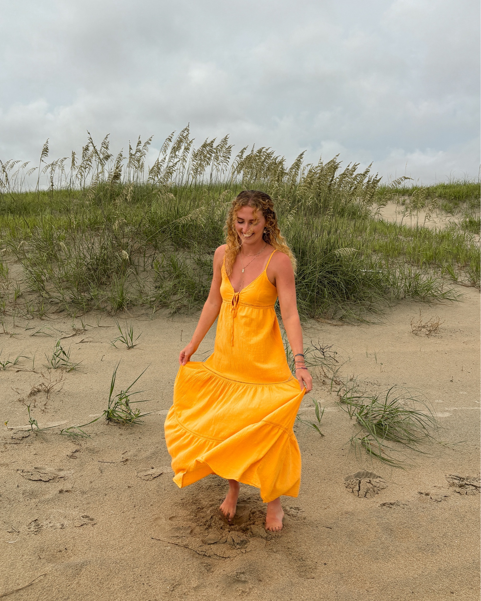 Flowy sundress perfect for summer. Adjustable straps. Wearing small. 5’5 for reference. Code ‘KEELEY15’ to save 