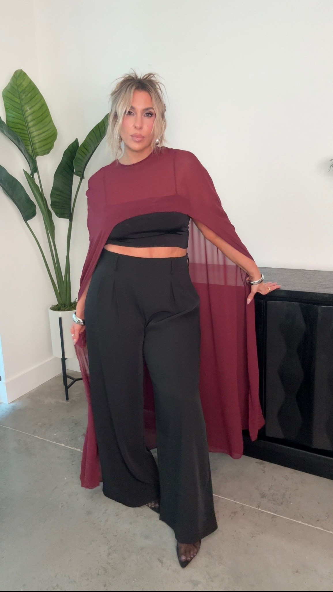 
Black trousers X Long 
black tank L
poncho one size 

#LTKMidsize #LTKValentine

#LTKootd