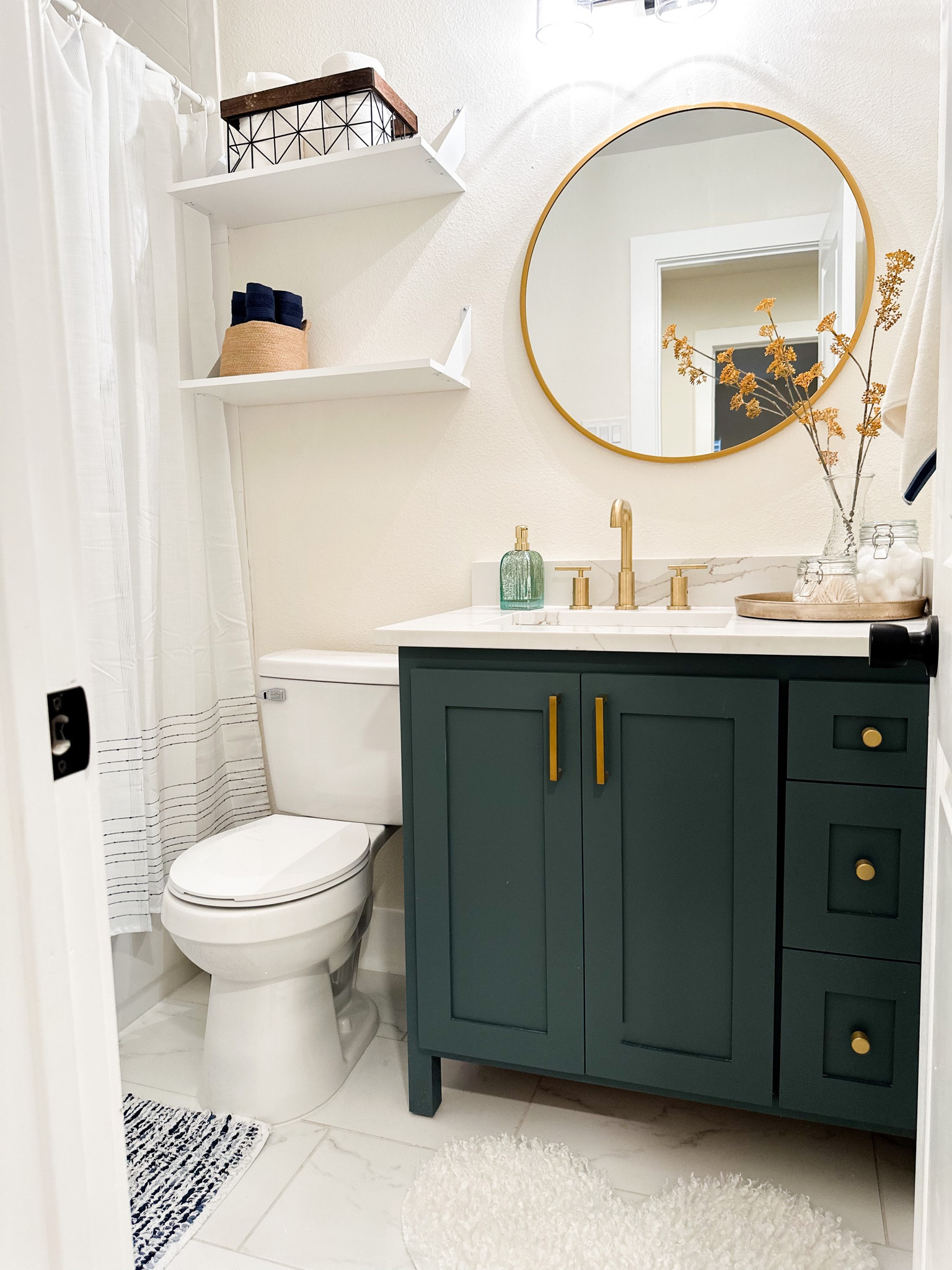 Blues and Gold go so well together 

#LTKstyletip #LTKHoliday #LTKhome