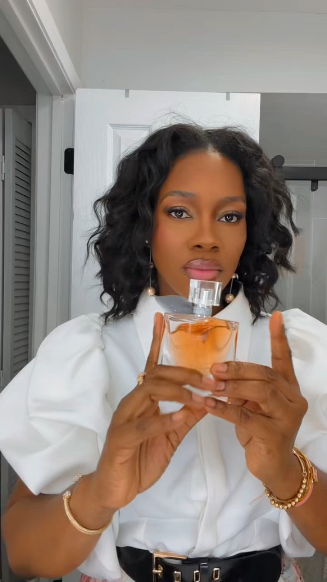 Scent of the day is La Vie Est Belle by Lancôme and baby, this fragrance reminds me of a woman who knows exactly who she is.
She’s elegant without trying too hard.
Soft, feminine, and graceful… but don’t mistake that softness for weakness. She’s confident, joyful, and walks into a room like she belongs there because she does.

She’s the kind of woman who appreciates the little things in life good conversations, meaningful moments, laughter with friends, and a life filled with purpose. She carries herself with class, keeps her standards high, and leaves a beautiful impression everywhere she goes.

La Vie Est Belle is warm, sweet, and sophisticated with notes of vanilla, iris, and praline the kind of scent that lingers in the best way. It’s for the woman who radiates happiness, lives intentionally, and understands that true beauty comes from within.

She’s joyful.
She’s graceful.
She’s unforgettable.

And just like the name says… life is beautiful. ✨

#LTKBeauty #LTKSpringSale #LTKvlog