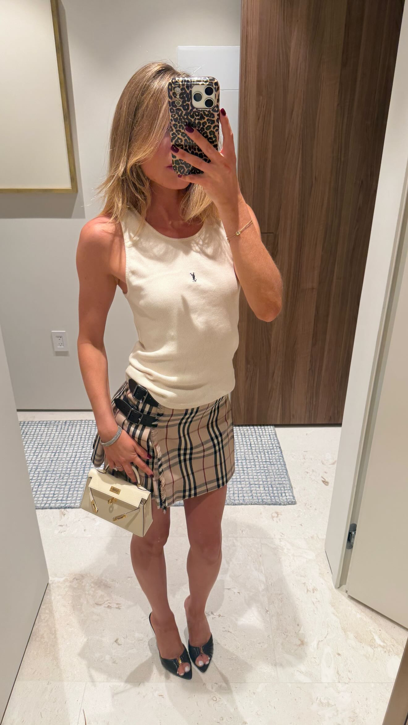 ootd! can't stop wearing this tank 

 