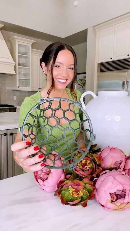 This AMAZON floral grid is the perfect tool for your DIY floral arrangements at home! I shared a smaller one (perfect for smaller vases) a few months ago and found this larger one that’s perfect for heavier floral arrangements. 

LINK IN BIO TO SHOP! 🌸

#founditonamazon #amazonfinds #floralarrangements #diyhomedecor #flowerarrangements tags: pottery barn, afloral 

#LTKhome #LTKparties #LTKsalealert