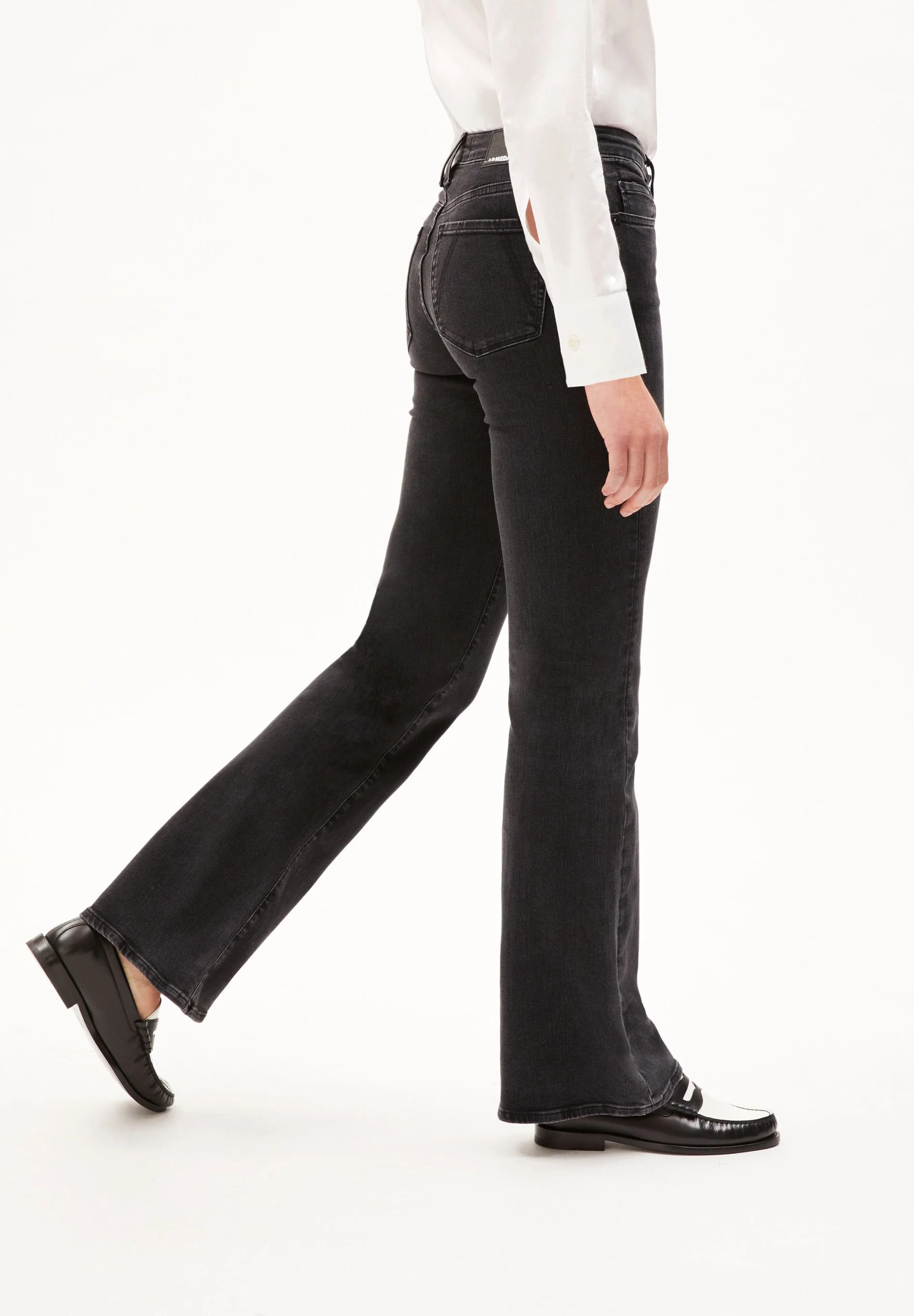 "ANAMAA Flared Jeans Bio-Baumwoll Mix X-Stretch" | ArmedAngels (DE)