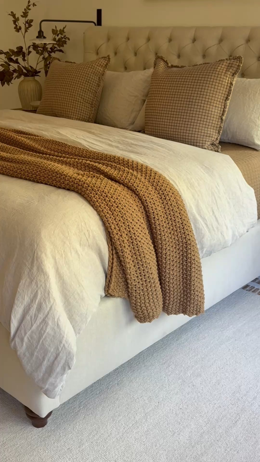 Warm neutral bedding

My pillows are on sale and you can add code PAULA15 for extra 15% (any purchase at RugsDirect). 

Chris Loves Julia x Loloi, linen bedding, duvet cover, knit blanket, throw pillows  

#LTKSaleAlert #LTKU #LTKHome