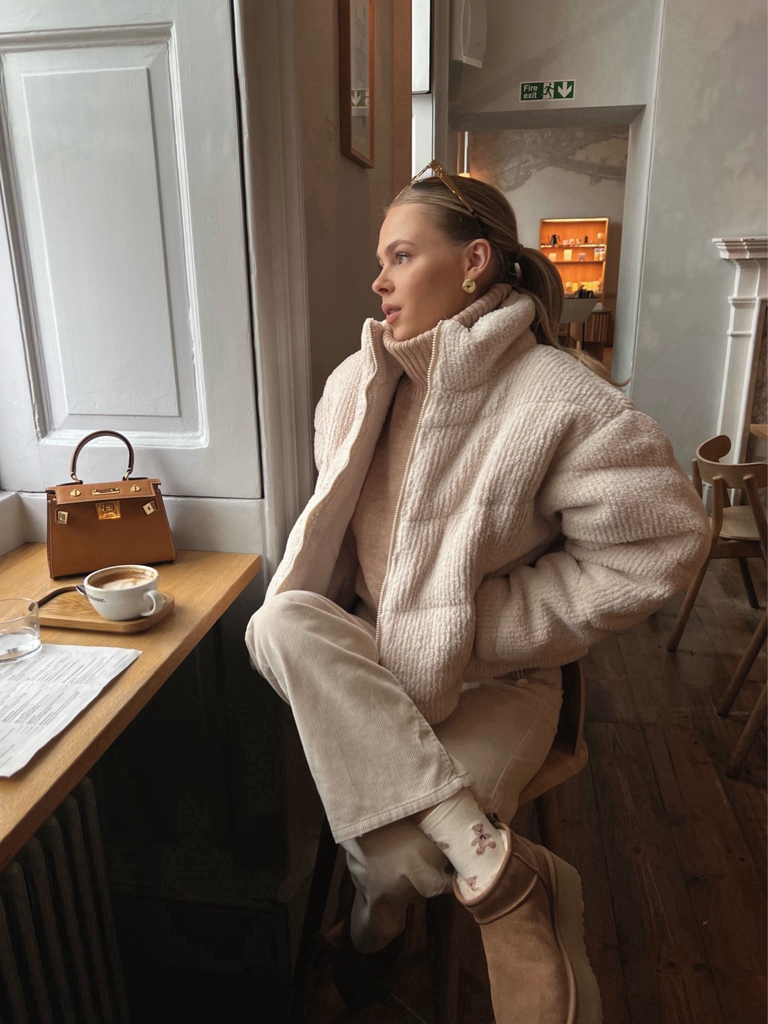 Cosy coffee dates 🤎🧸

#neutrals #teddyjacket #cosylook #tonal

#ad @cottonon_usa @klarna #cottononpartner

#LTKstyletip #LTKHoliday #LTKSeasonal