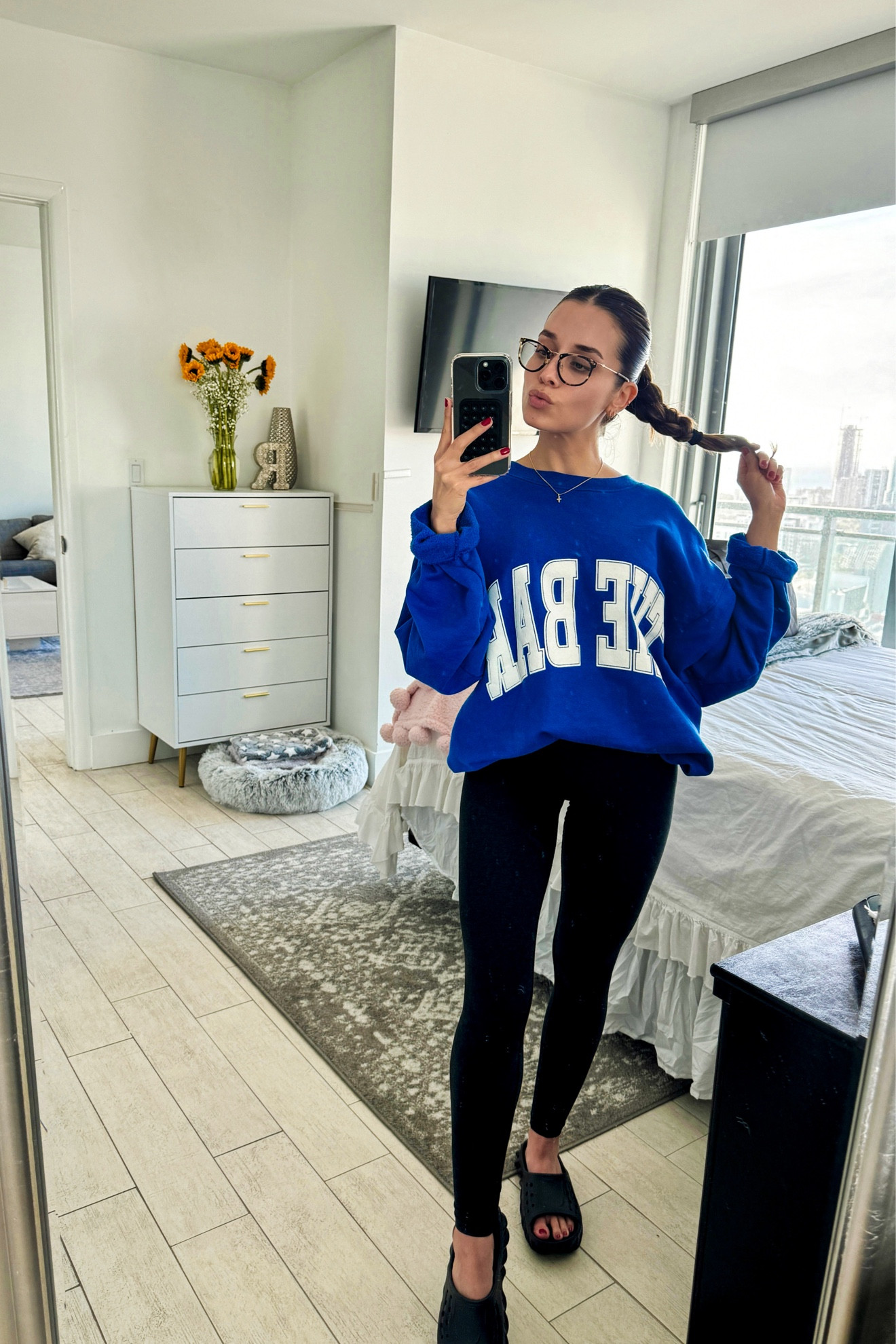 The Bar sweatshirt is one of my favs and most worn! it’s so soft and oversized
wearing size medium
comes in a few different colors💙 

#LTKMostLoved #LTKstyletip #LTKSeasonal