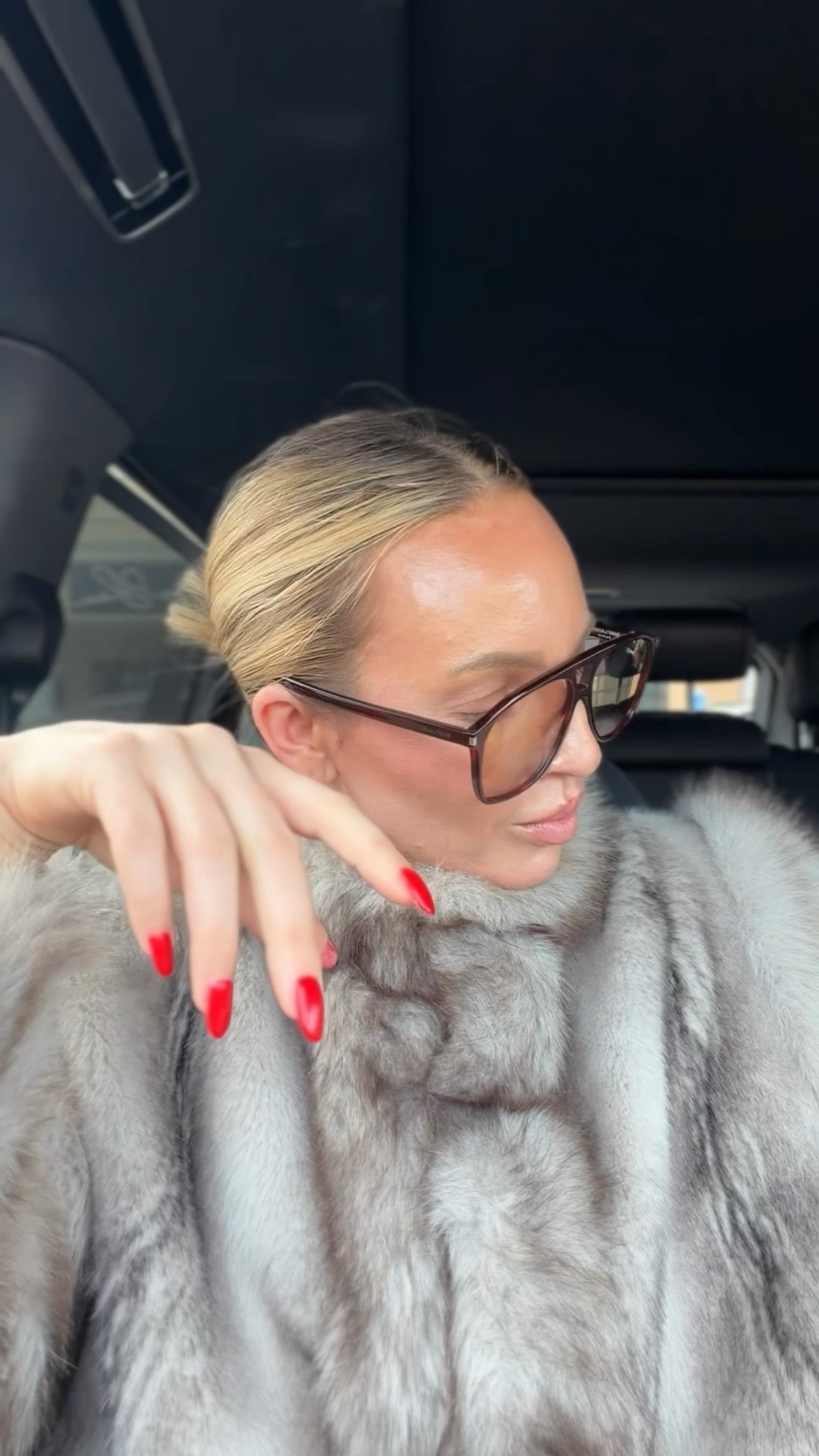 Recently talked about my favorite 2026 purchases for the year so far but you know what was some of my favorite purchases from 2025? This coat and these glasses.🤌🏻 I’m wearing a medium in the coat. ￼

#LTKOver40 #LTKselfcare #LTKstorytime