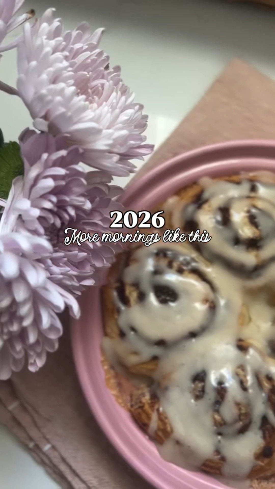 2026, please bring me more slow mornings, longer cuddles, and memories I’ll cherish for a life time 🖤