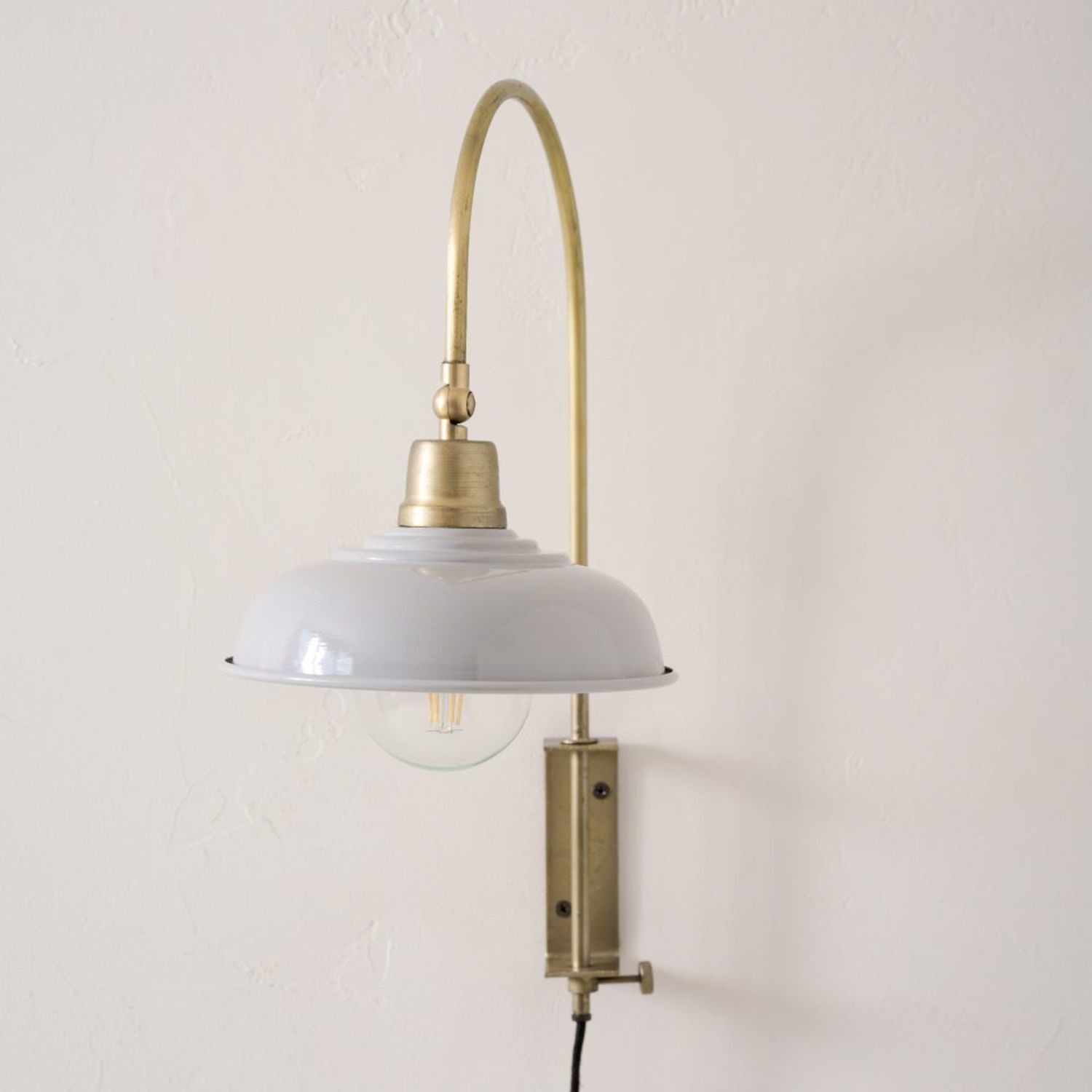 Sybil Enamel Plug-in Sconce | Magnolia