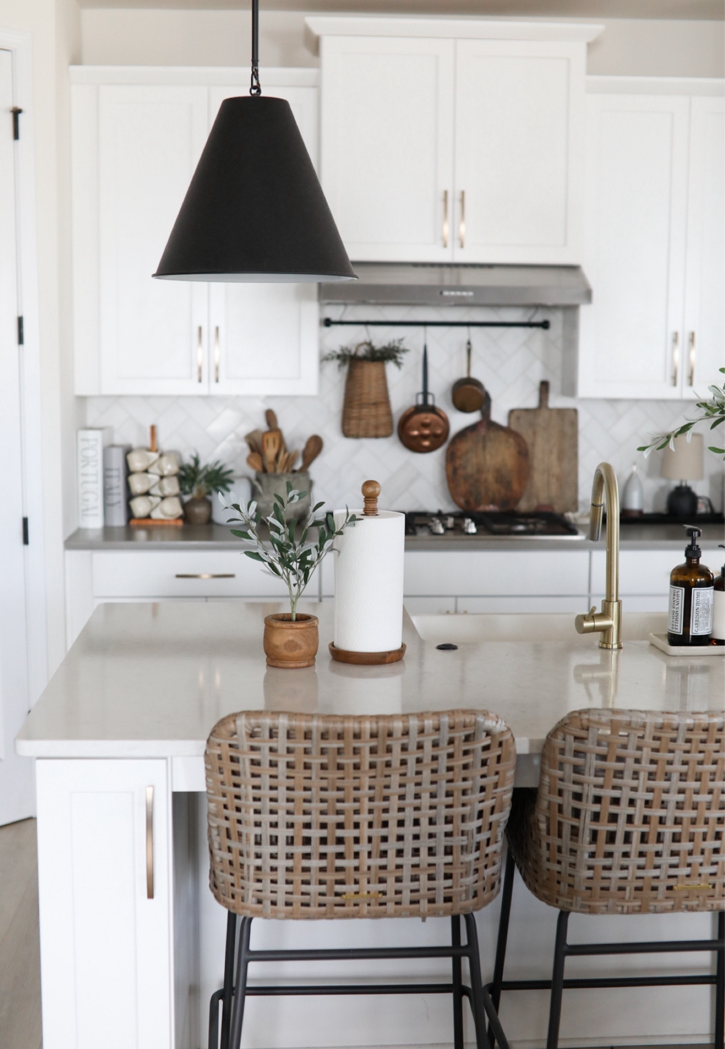 I LOVE this vintage-inspired paper towel holder so much! 😍 It’s small details like this that add so much character to a space! #ltkhome #homedecor #kitchendecor #rustickitchen #rusticdecor 

#LTKhome #LTKstyletip
