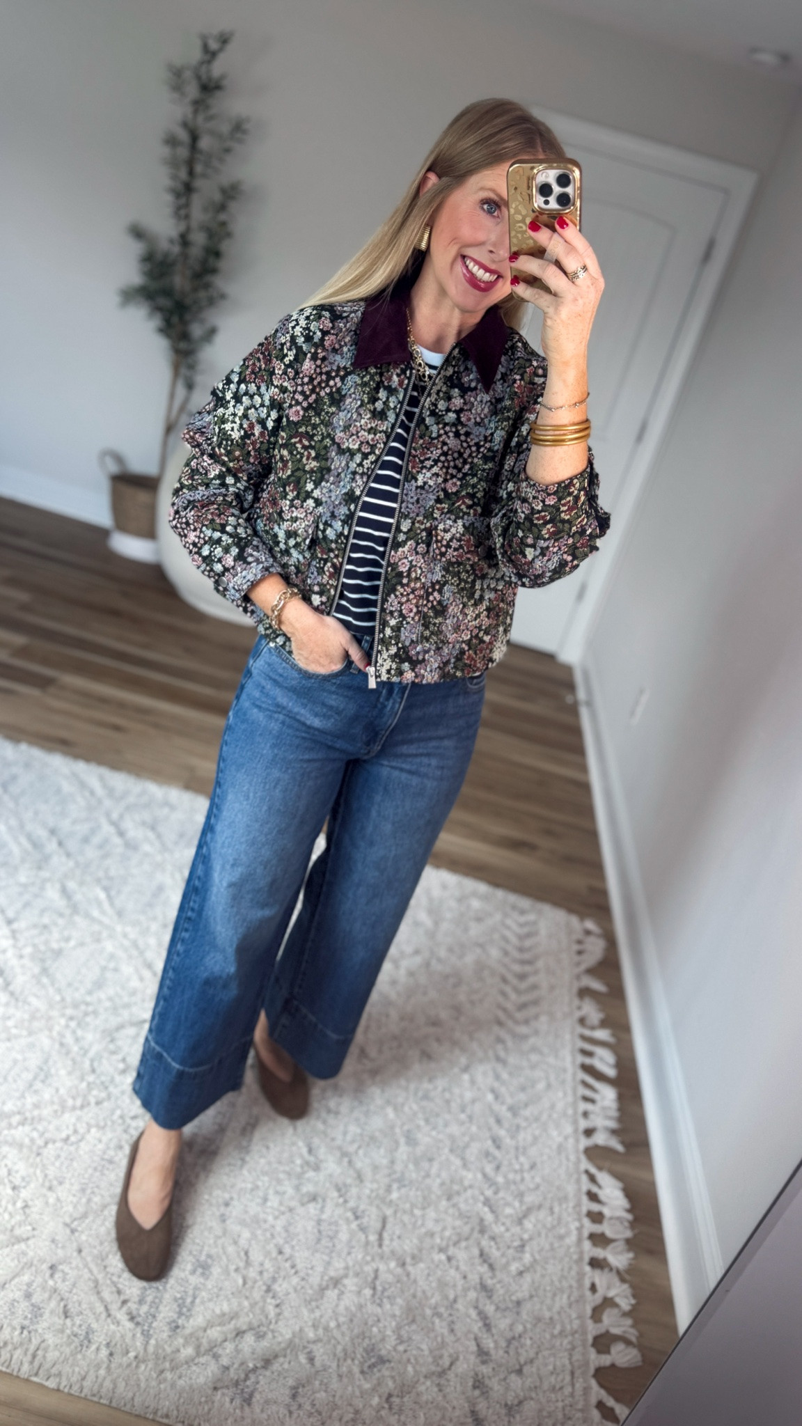 Weekend Walmart Wins try-on
Floral jacquard jacket- small
Striped tee- small
Cropped wide leg jean- 6

#LTKootd