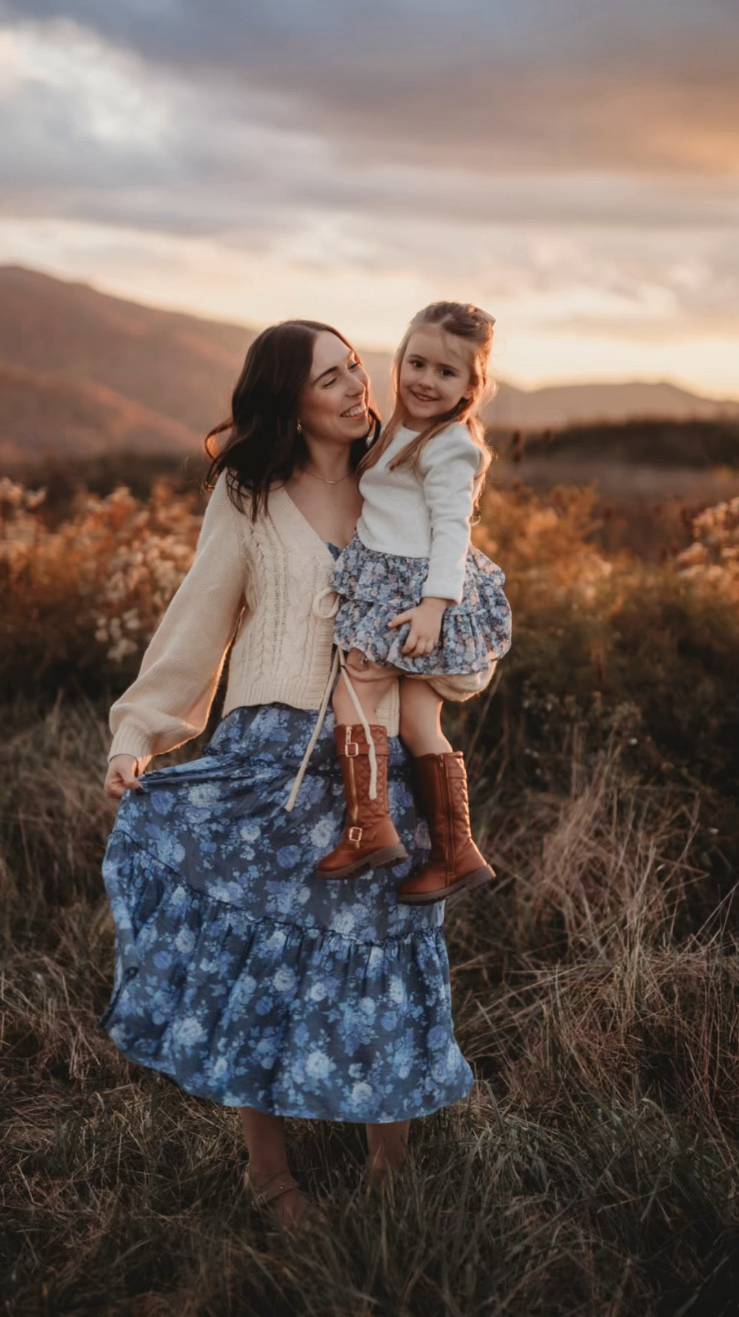 Mommy and me matching coordinating dresses for Fall Family photos pictures outfits. Neutral, blue floral outfits 🩵🌾

#LTKVideo #LTKKids #LTKFamily