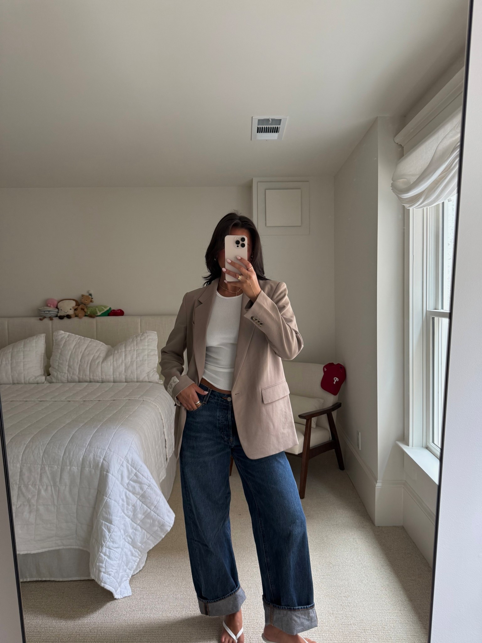 A staple everyone needs in their closet — a timeless, classic blazer & also a simple way to elevate any outfit this Fall! I am wearing a size 4 in the blazer, small in the tank, and size 28 in the jeans! @Aritzia #Ad #AritziaPartner