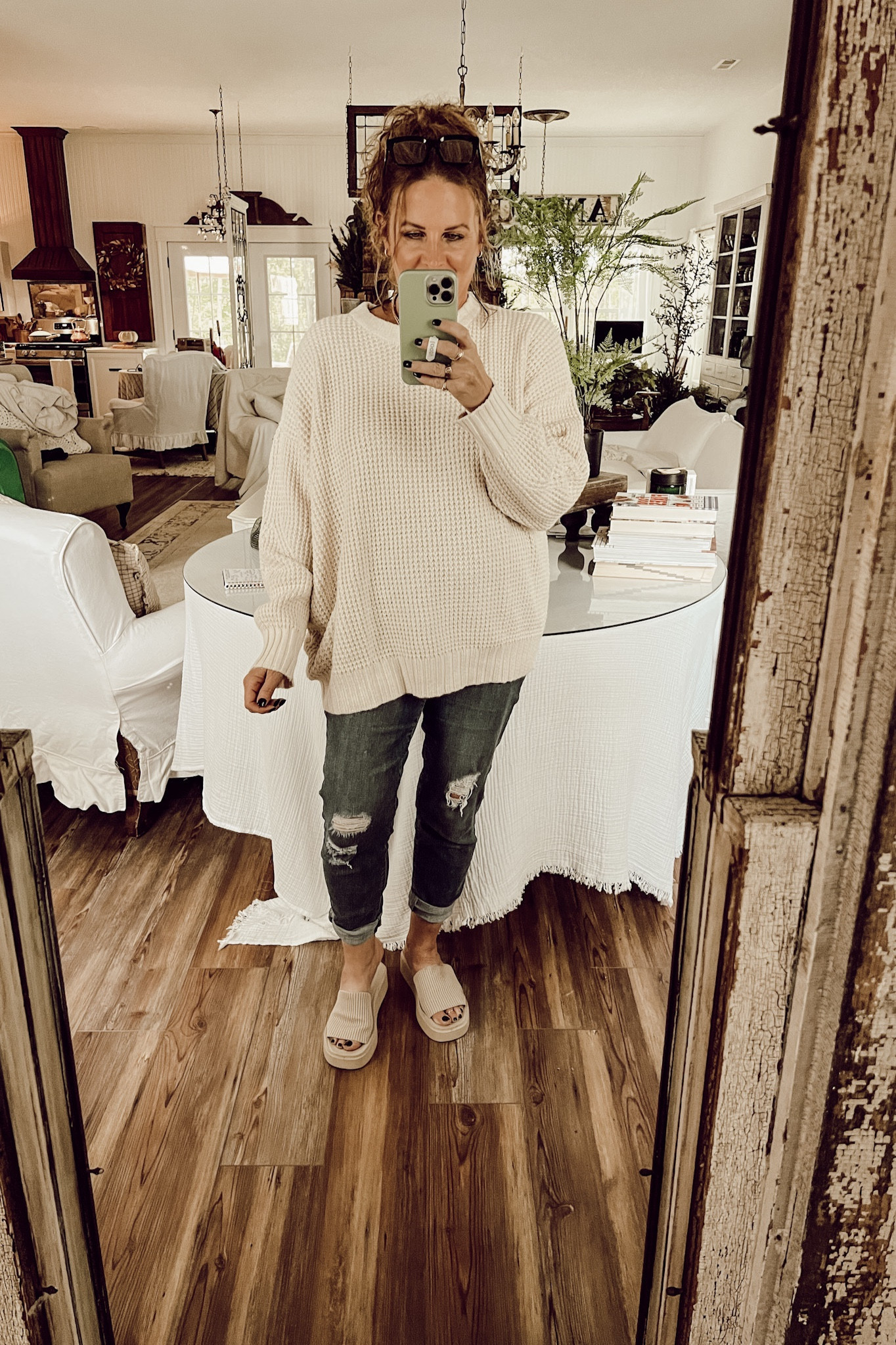 The coziest sweater 

Aerie sweater, fall ootd, Deb and Danelle 

#LTKSeasonal #LTKstyletip #LTKsalealert