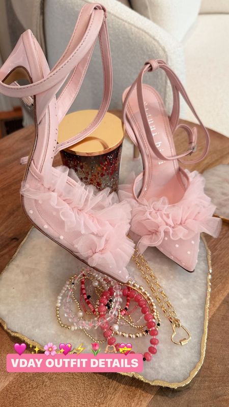 These cuties also come in black 💕🖤

#vday #valentinesday #pink #black #shoes #heels #galentines #weddingguest #eventstyle #highheels #dillards #giannabini

#LTKstyletip #LTKSeasonal #LTKshoecrush