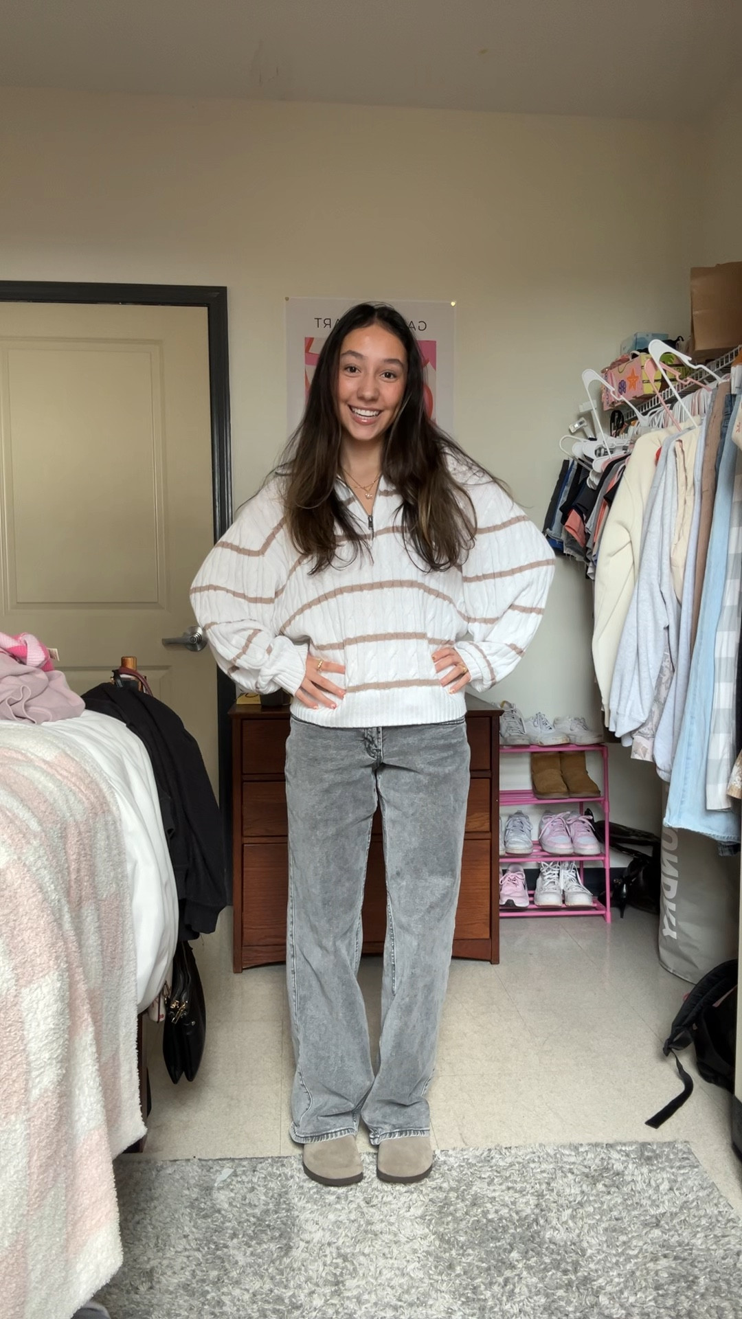 Sweater: Small
Jeans: 00/24 
Shoes: 7