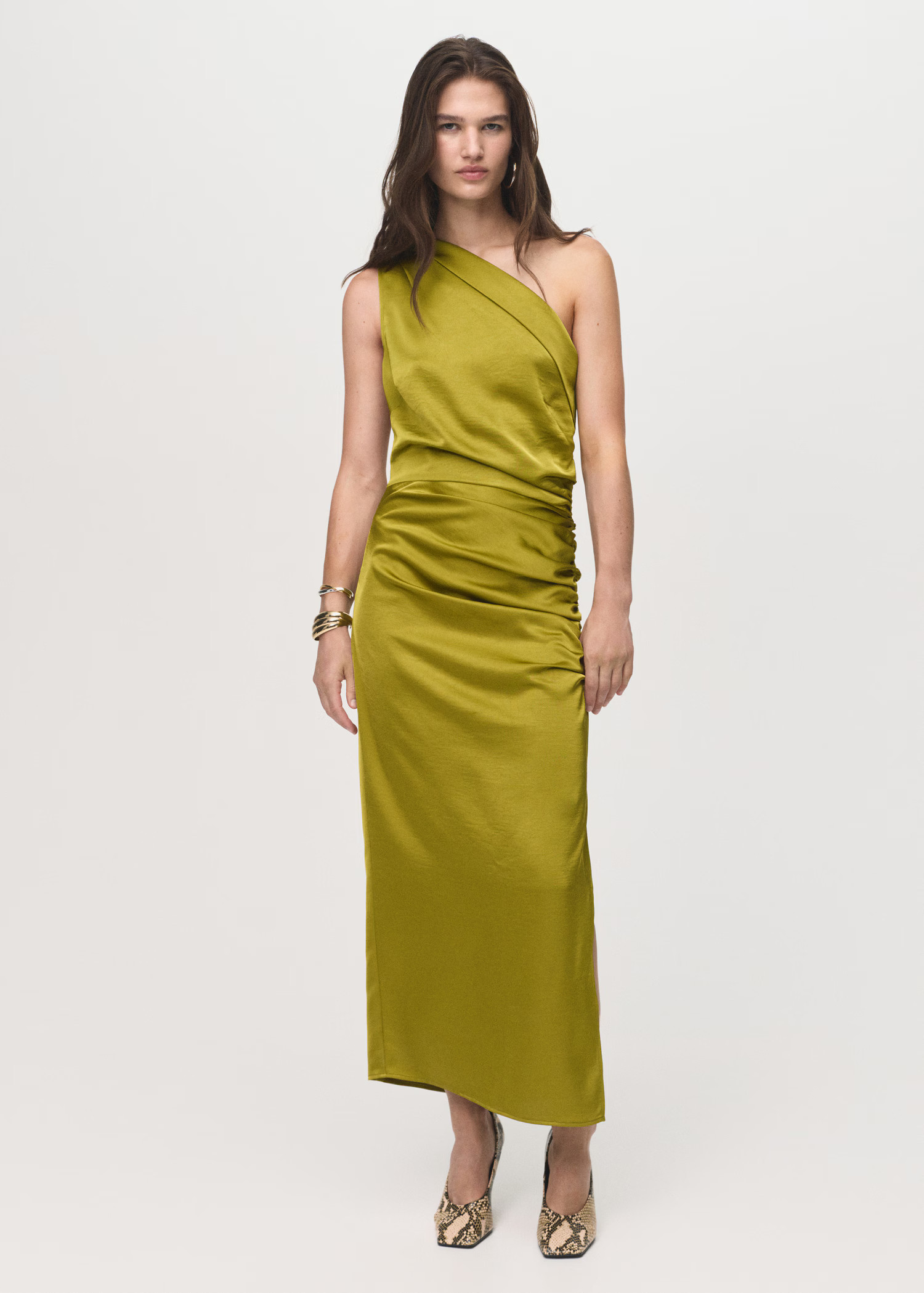 Asymmetrical satin dress with side slits | Mango (US/MX/AU)