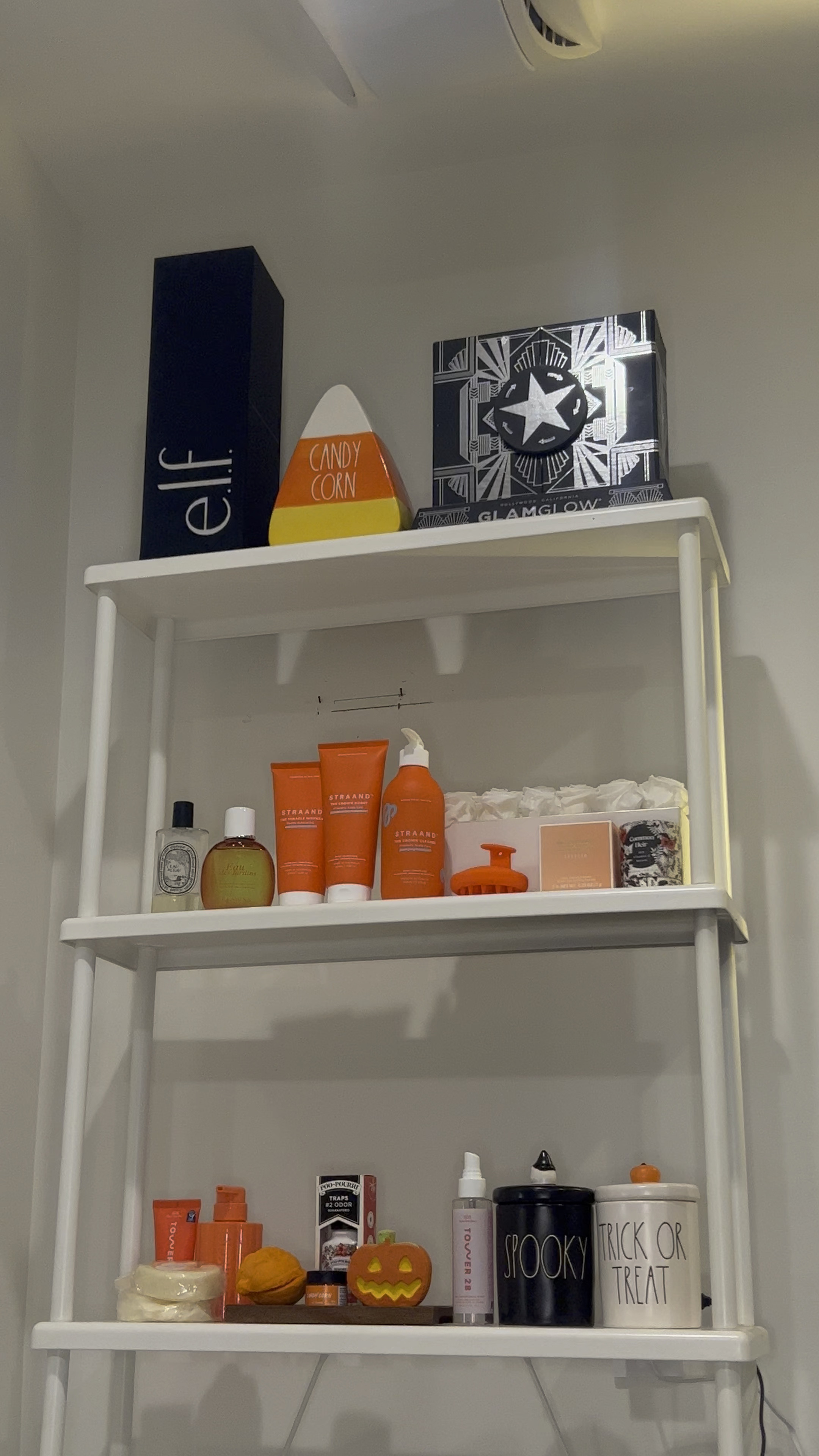 fall beauty goodies that I’ve been absolutely loving 🥰 

#LTKSeasonal #LTKHalloween #LTKHoliday