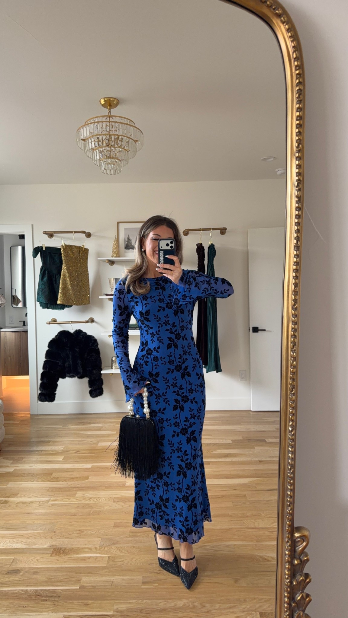 Walmart holiday and new years eve cocktail dress under $35

Vici code: emerson30

Wearing my usual xs 

New years
Bachelorette
Holiday party
Winter event
Cocktail dress
Blue maxi 
Floral
Long sleeve

#LTKSeasonal #LTKHoliday #LTKFindsUnder50