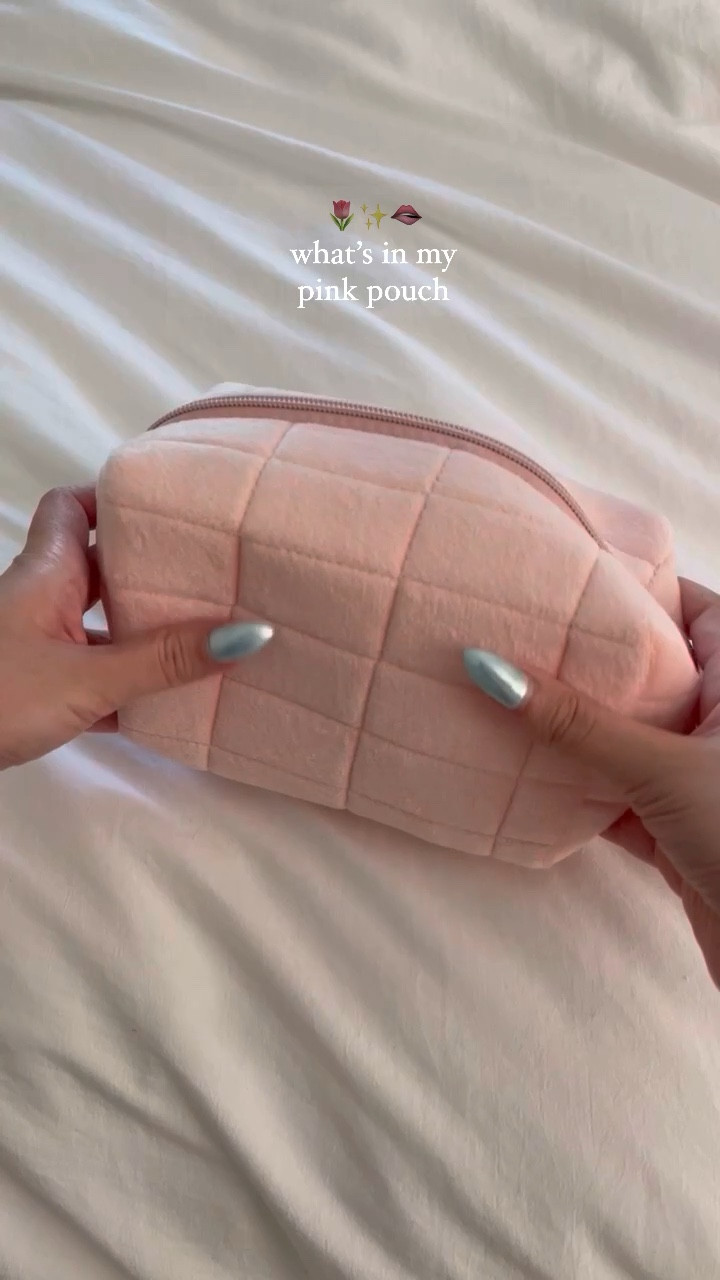 What’s in my pink pouch- pink beauty finds🩷

#LTKunder50 #LTKbeauty #LTKSeasonal