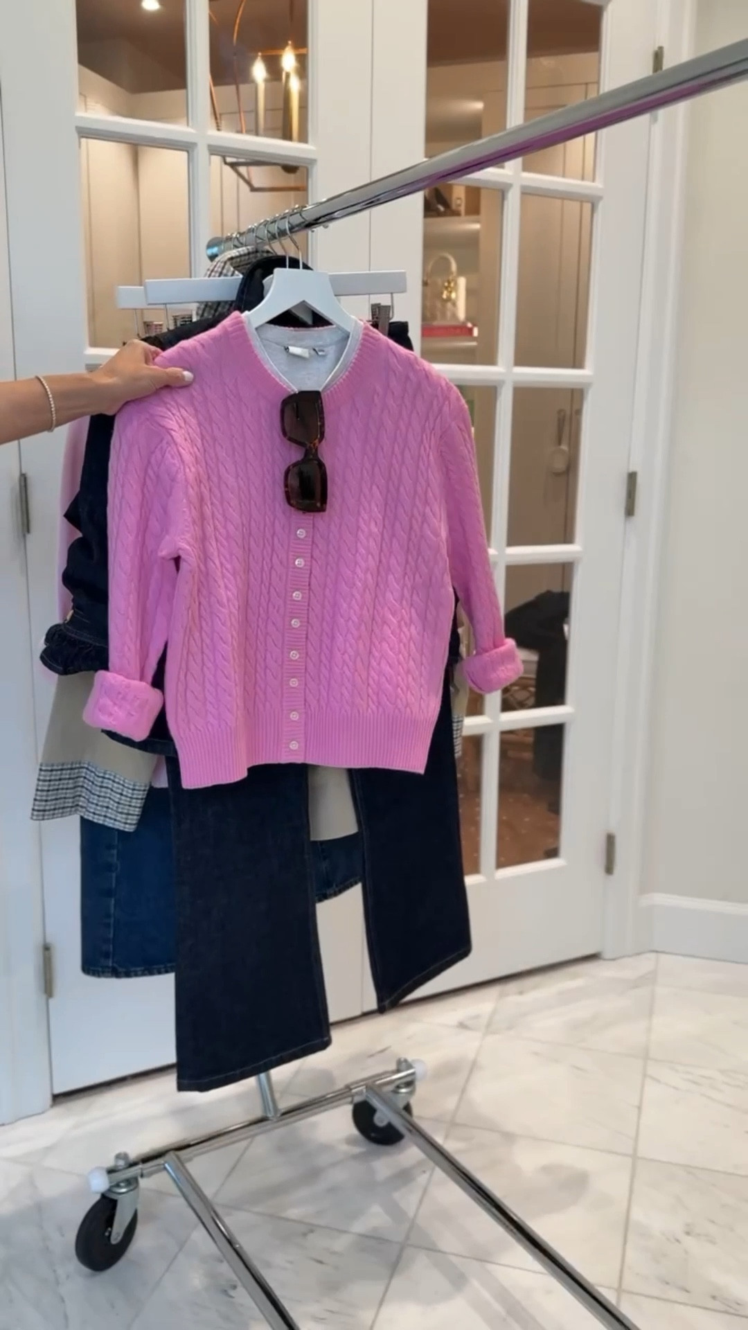 NEW ARRIVALS you need to see! 🌸✨

Spring is right around the corner, and I’m loving the colors. Pretty pinks, sunny yellows, and light blues everywhere, and these pieces are too good not to share! 🫶🏻