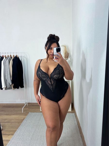 Shapewear bodysuit 
Wearing size XL 
Code TIFF2217 for 15% off on Popilush
#shapewear #curvy #bodysuit #lingerie #fullbust

#LTKmidsize #LTKplussize #LTKSpringSale