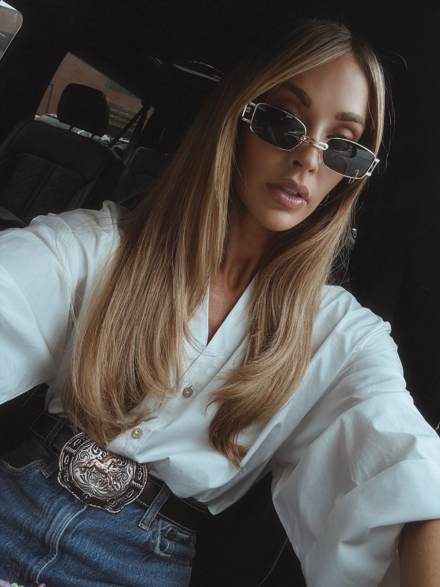 Give me all the belt buckles right now 