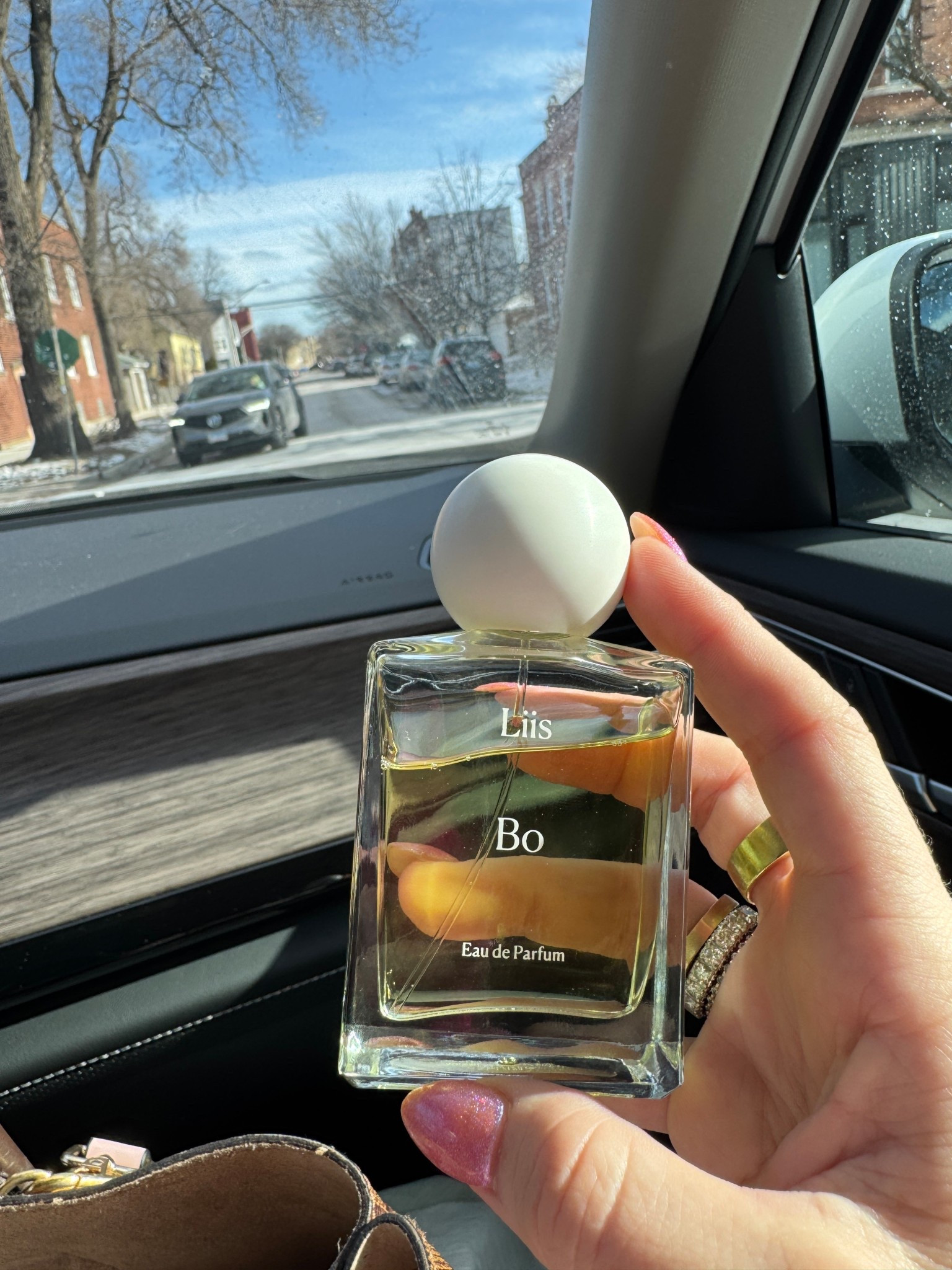 A woody yet sweet intoxicating scent. A toned down version of Santal 33 with a sweeter almond like aroma with a hint of incense. 

#LTKBeauty #LTKselfcare