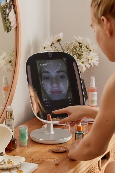 HiMirror Smart Beauty Mirror | Urban Outfitters (US and RoW)